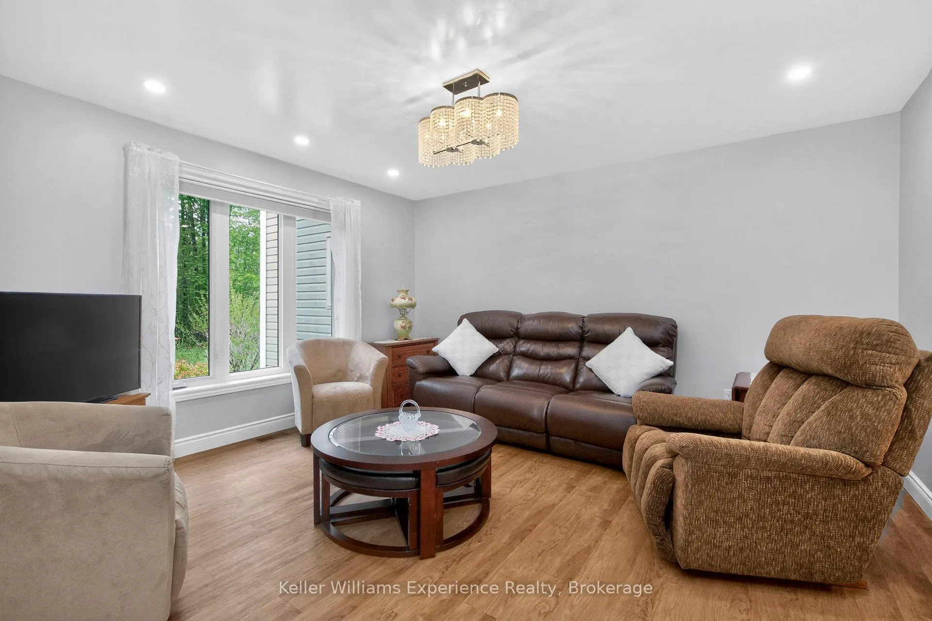 Photo 6 of Unit B, 2174 Ron Jones Road, Tay, Rural Tay — HOMEH