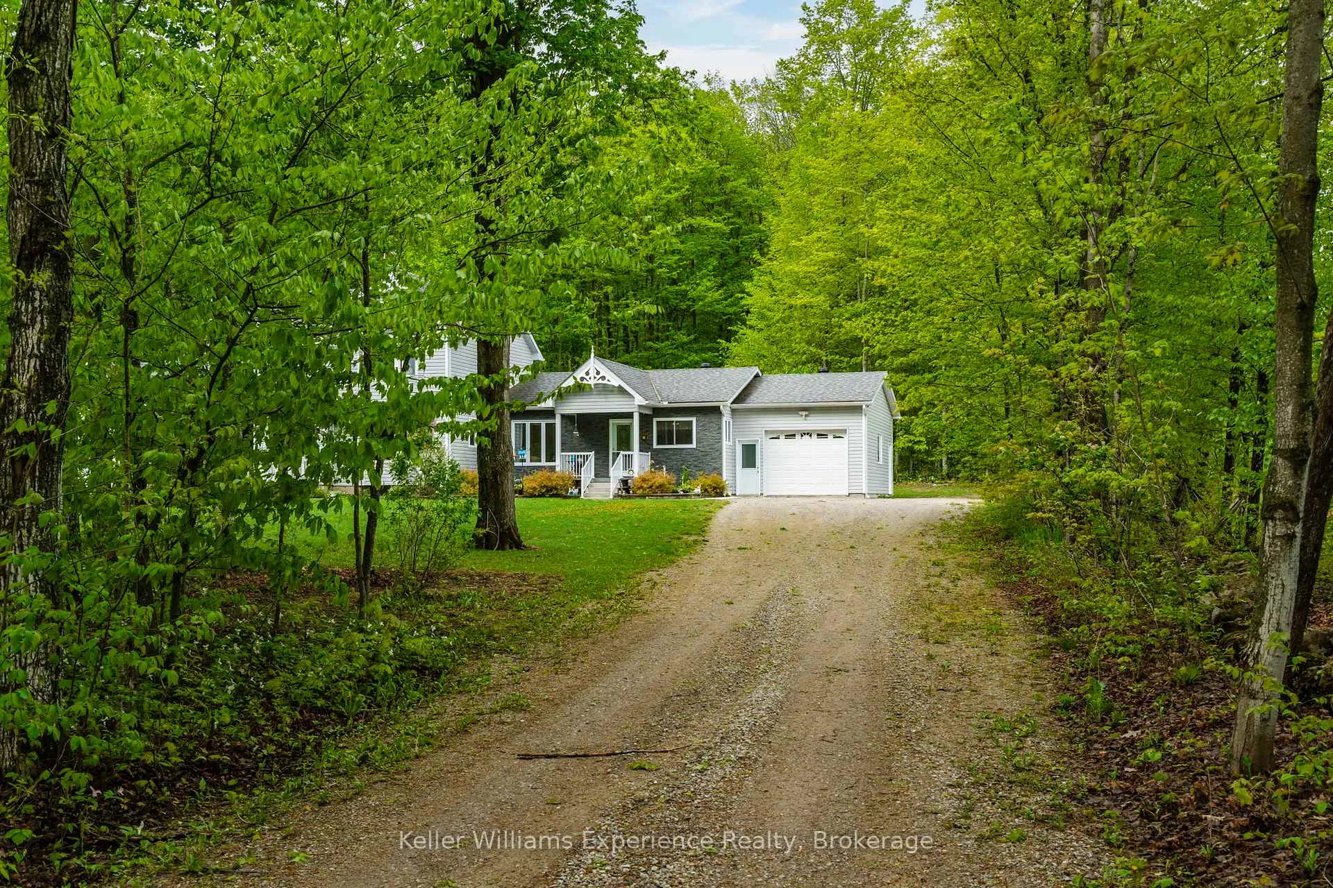 Photo 16 of Unit B, 2174 Ron Jones Road, Tay, Rural Tay — HOMEH