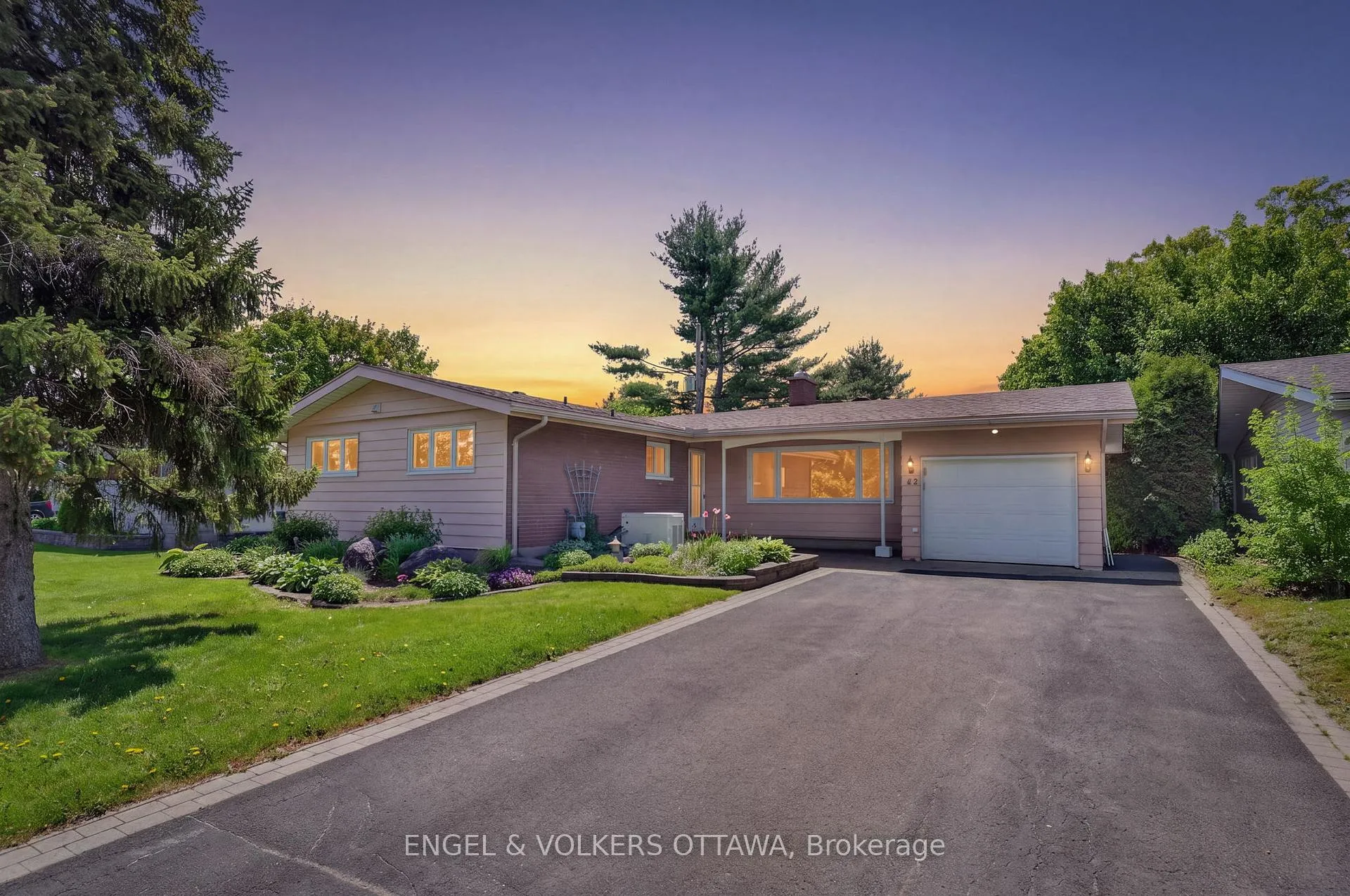 Photo 1 of 62 Wigan Drive, Ottawa, Borden Farm/Stewart Farm/Carleton Heights/Parkwood Hills — HOMEH