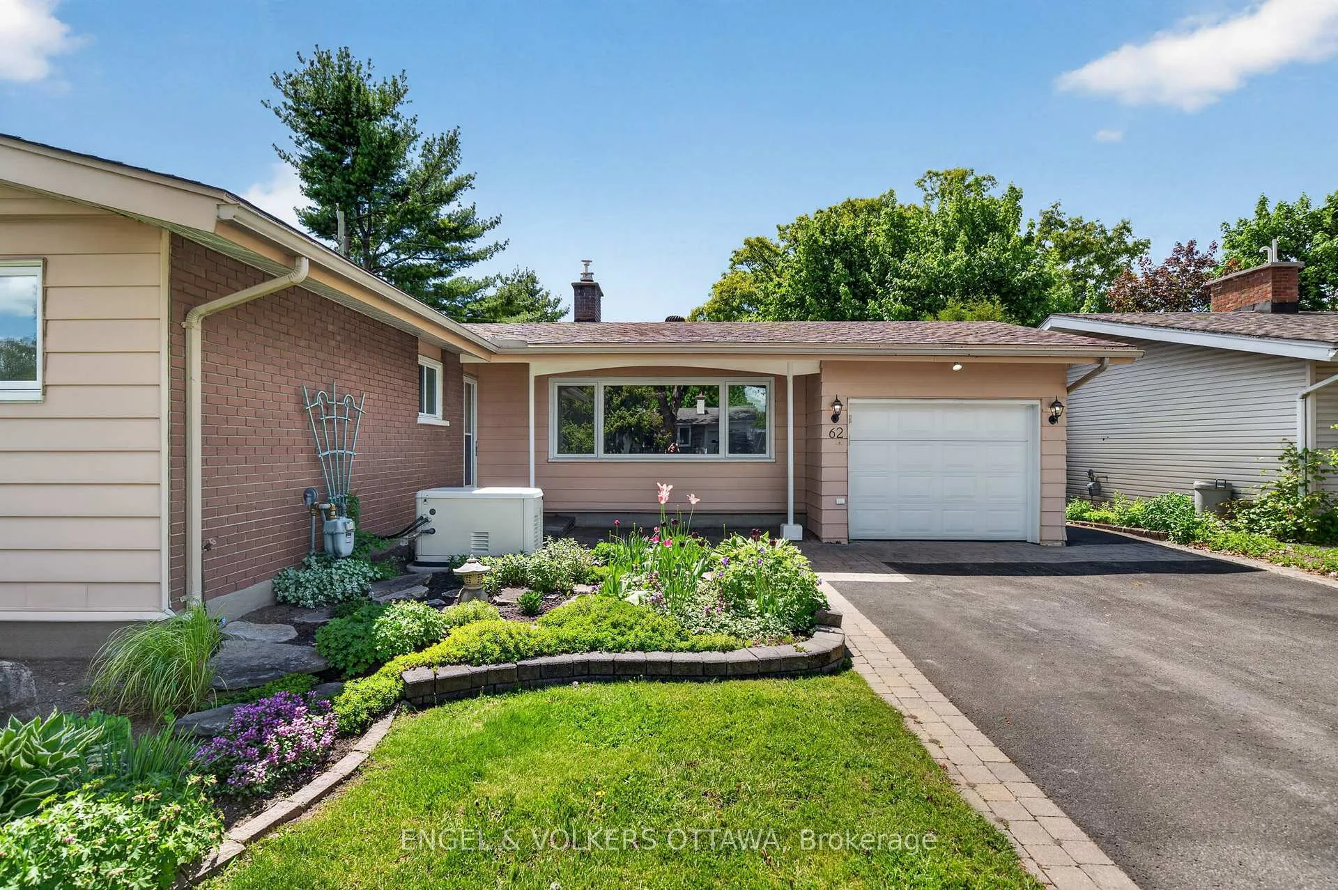 Photo 2 of 62 Wigan Drive, Ottawa, Borden Farm/Stewart Farm/Carleton Heights/Parkwood Hills — HOMEH