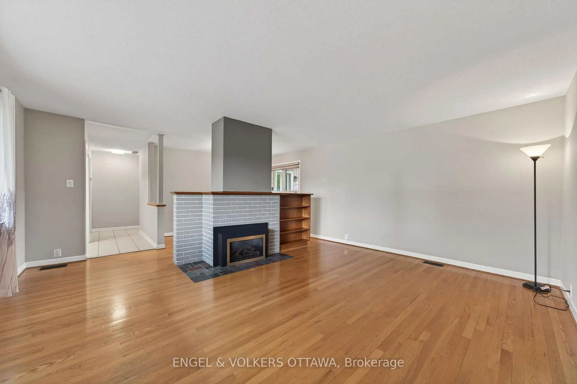 Photo 4 of 62 Wigan Drive, Ottawa, Borden Farm/Stewart Farm/Carleton Heights/Parkwood Hills — HOMEH