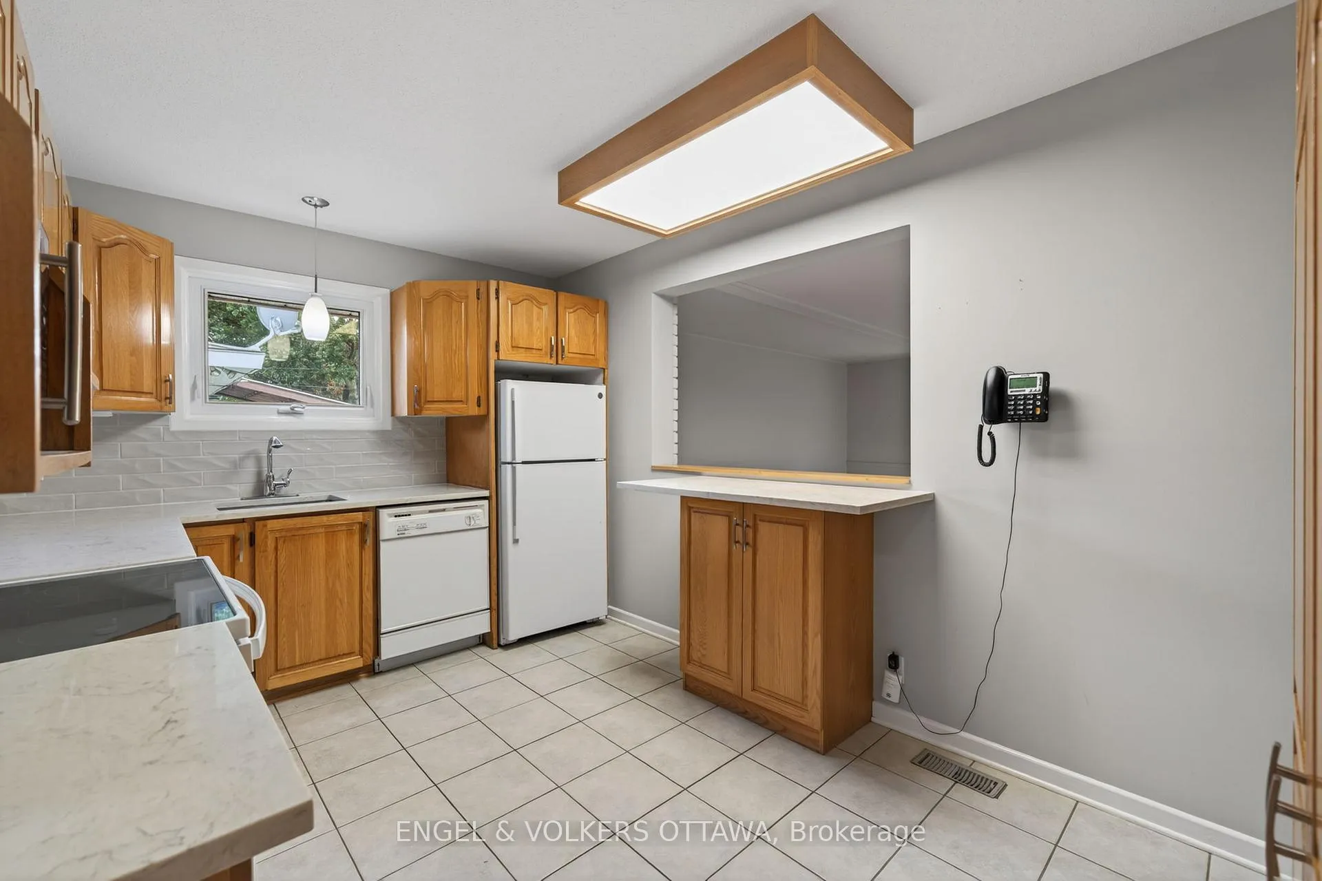Photo 11 of 62 Wigan Drive, Ottawa, Borden Farm/Stewart Farm/Carleton Heights/Parkwood Hills — HOMEH