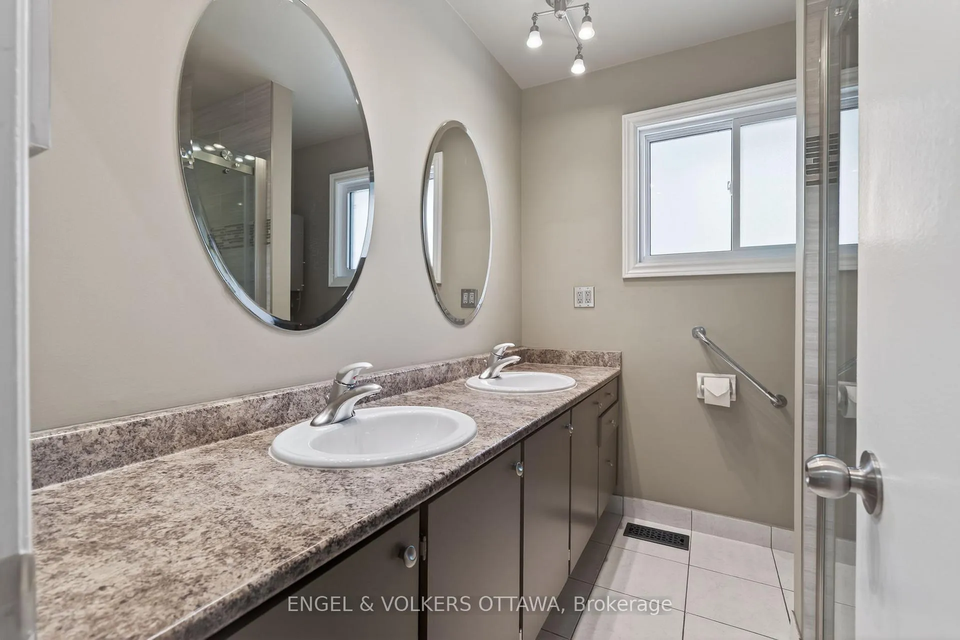 Photo 22 of 62 Wigan Drive, Ottawa, Borden Farm/Stewart Farm/Carleton Heights/Parkwood Hills — HOMEH