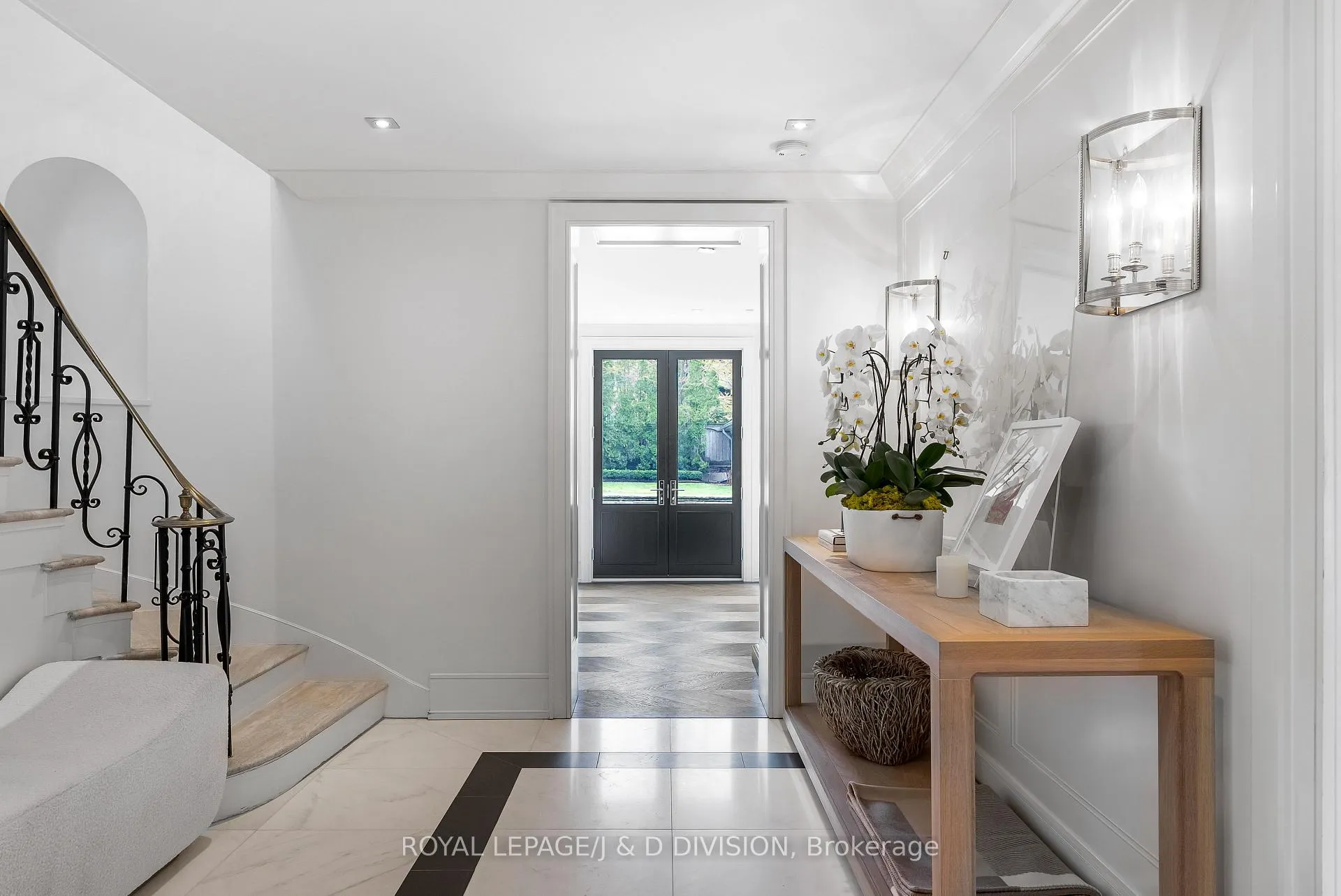 Photo 5 of 148 Forest Hill Road, Toronto, Forest Hill South — HOMEH