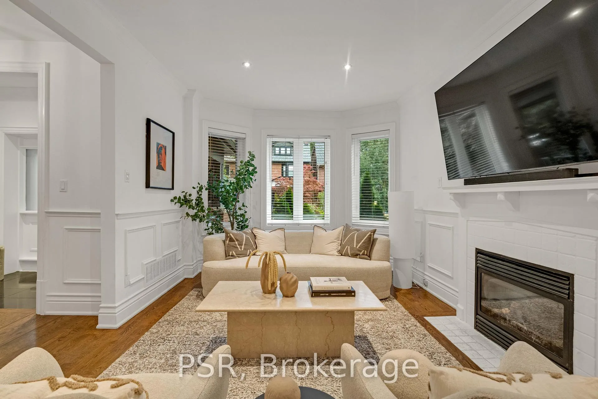 Photo 7 of 96 Hilton Avenue, Toronto, Casa Loma — HOMEH