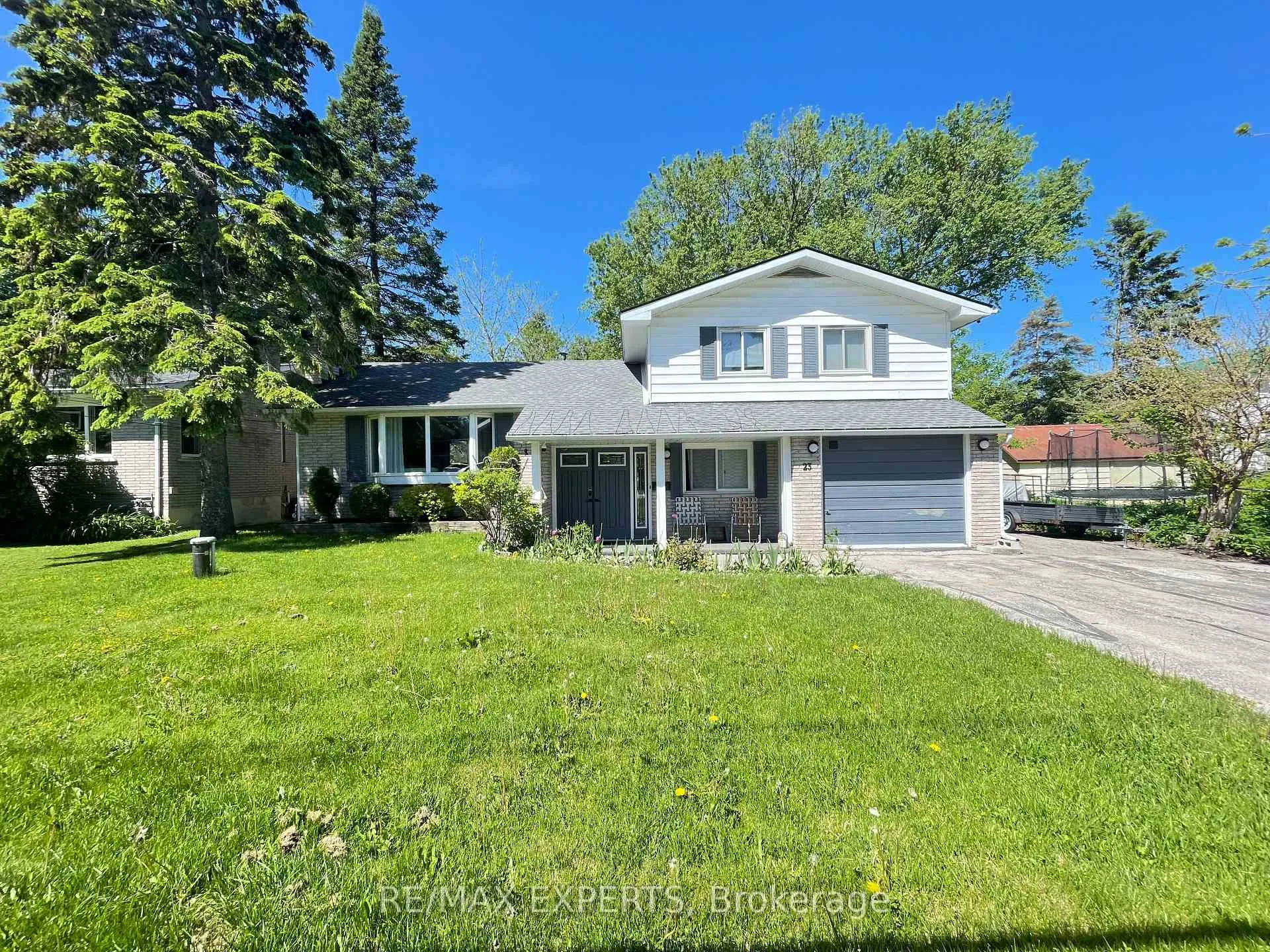 Photo 1 of Unit Upper, 23 Townley Street, Clearview, Nottawa — HOMEH