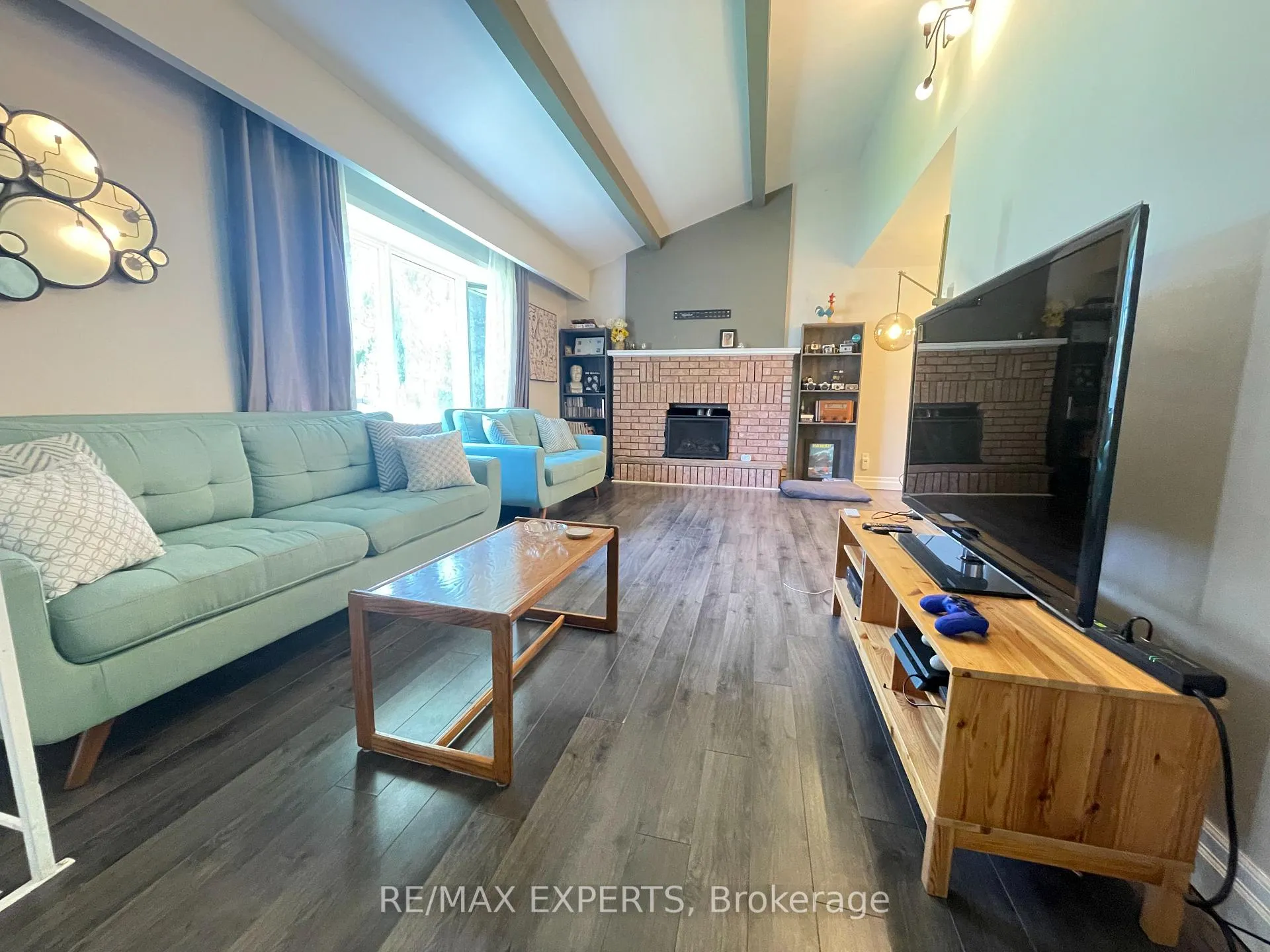 Photo 2 of Unit Upper, 23 Townley Street, Clearview, Nottawa — HOMEH