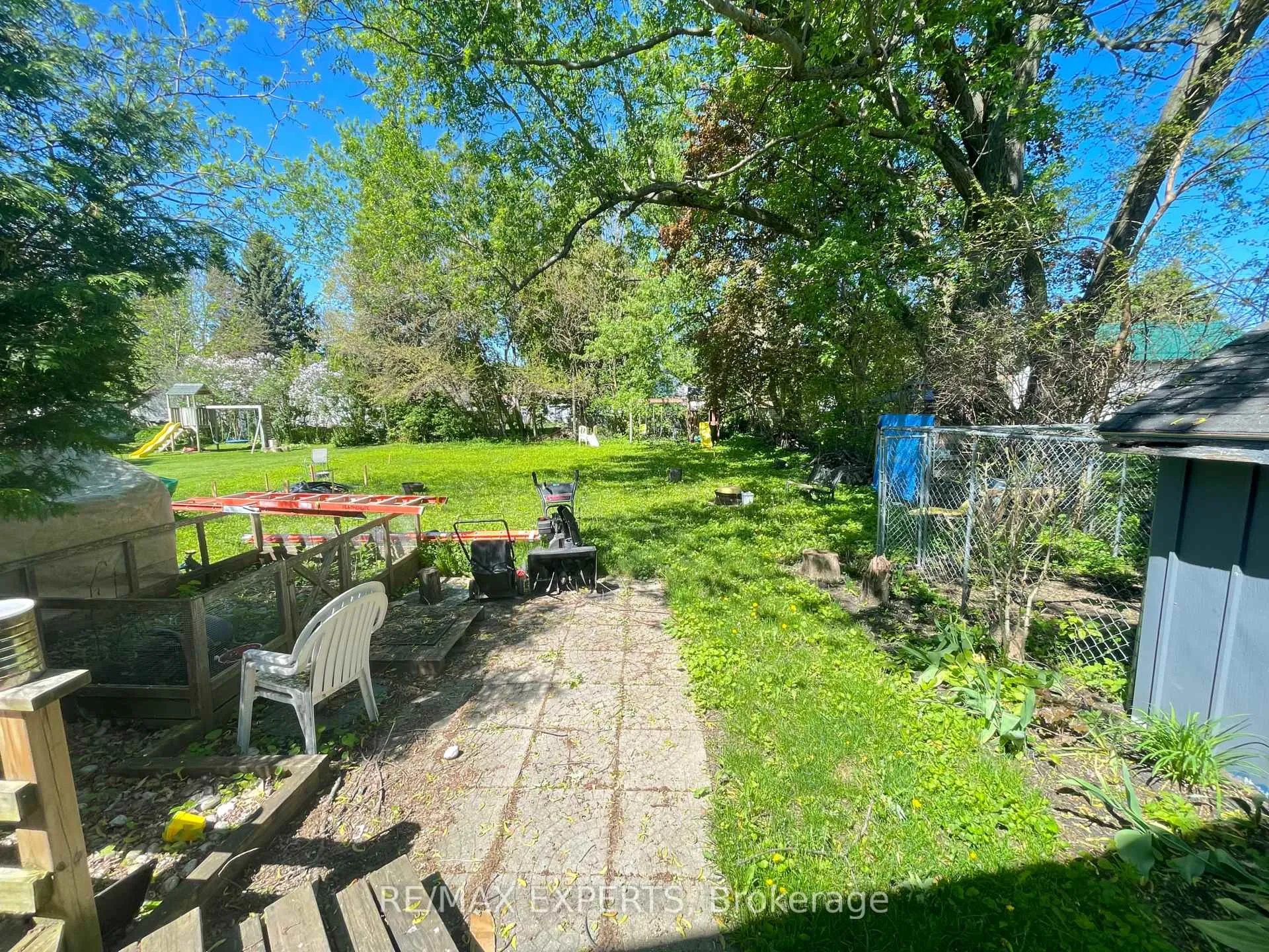 Photo 14 of Unit Upper, 23 Townley Street, Clearview, Nottawa — HOMEH