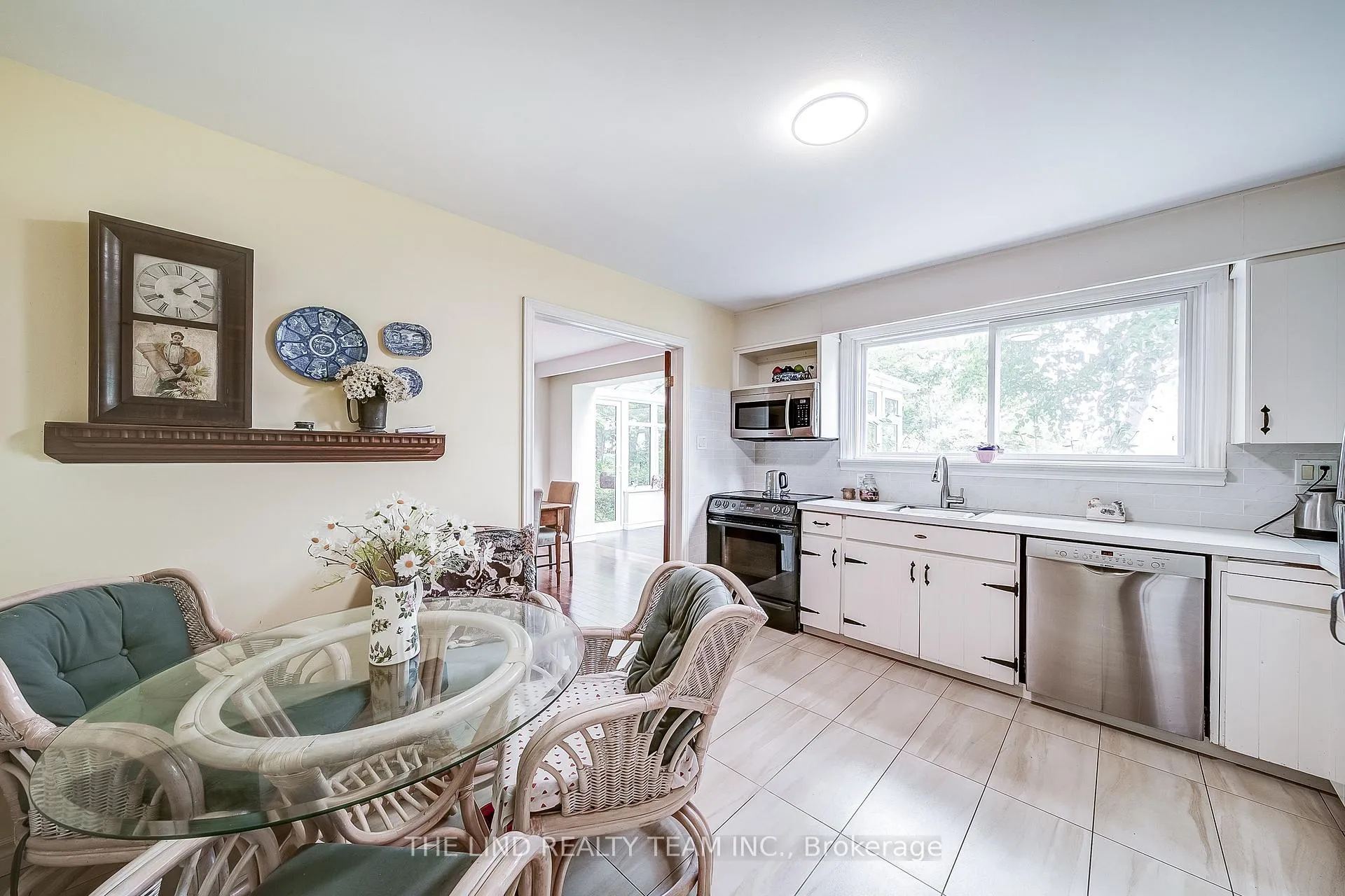 Photo 13 of 15809 Dufferin Street, King, Rural King — HOMEH