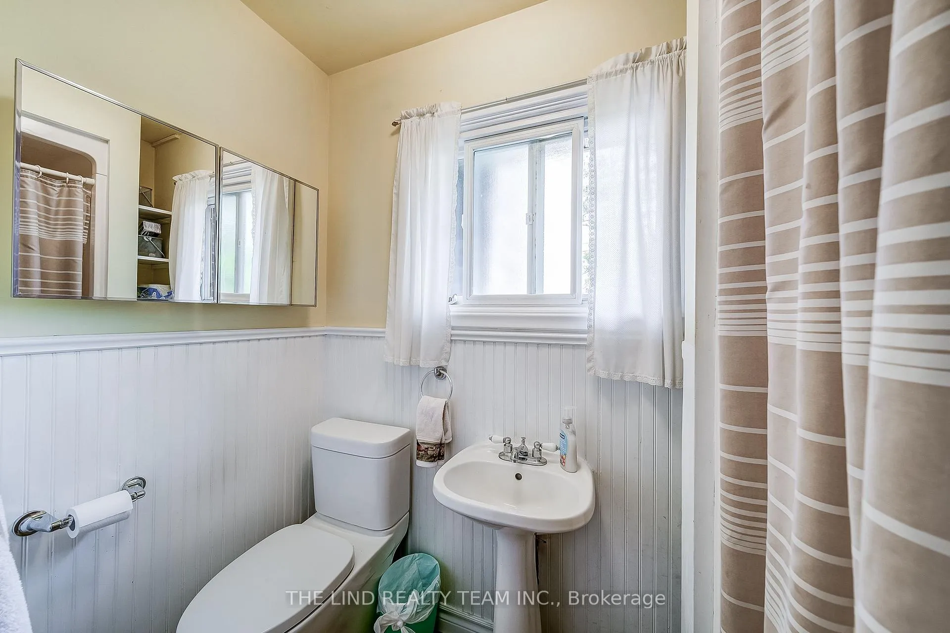 Photo 19 of 15809 Dufferin Street, King, Rural King — HOMEH