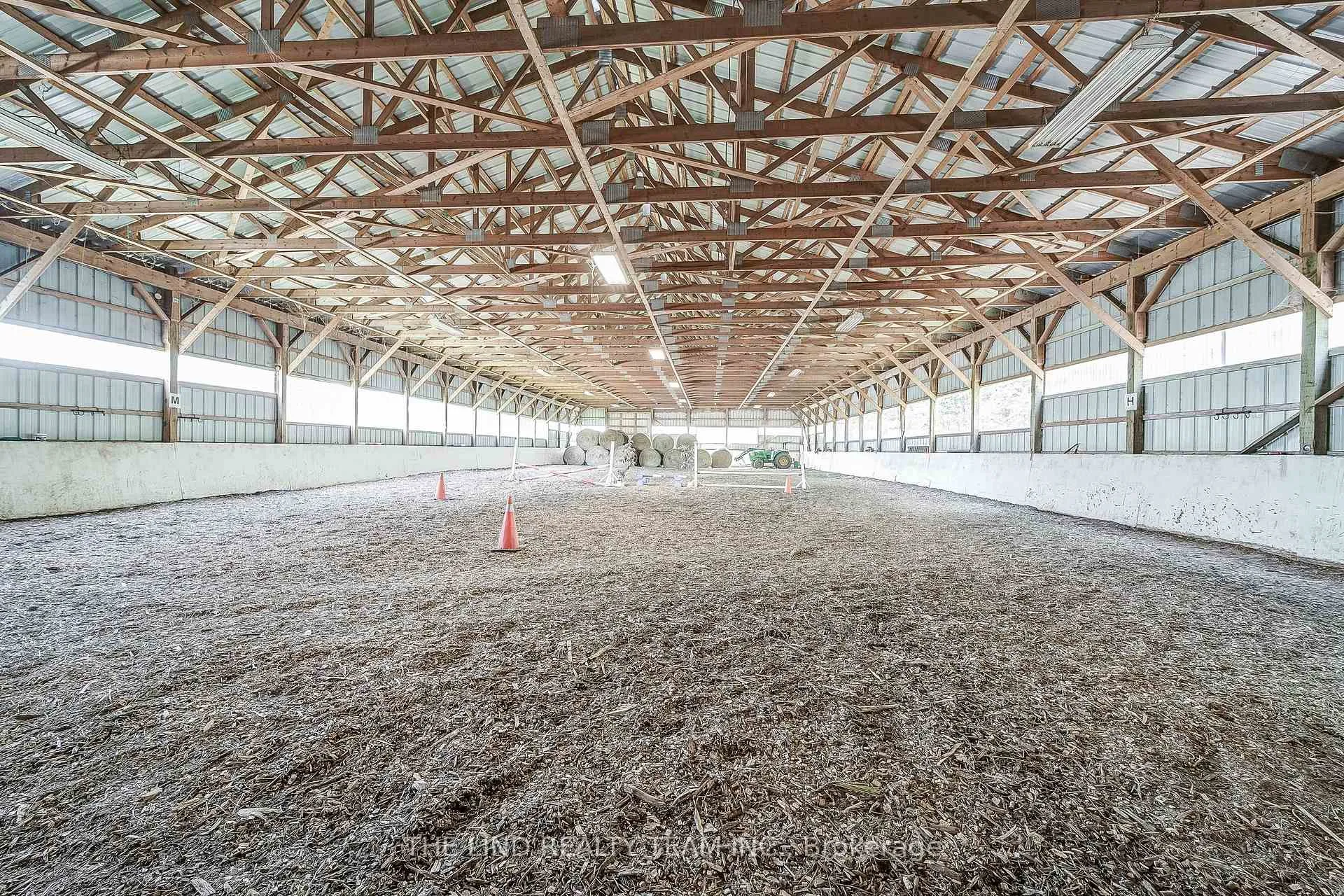 Photo 36 of 15809 Dufferin Street, King, Rural King — HOMEH