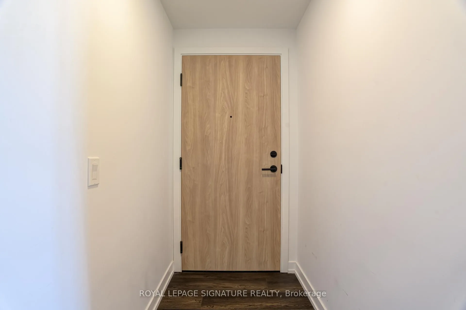 Photo 8 of Unit 820, 799 The Queensway, Etobicoke, Stonegate-Queensway — HOMEH