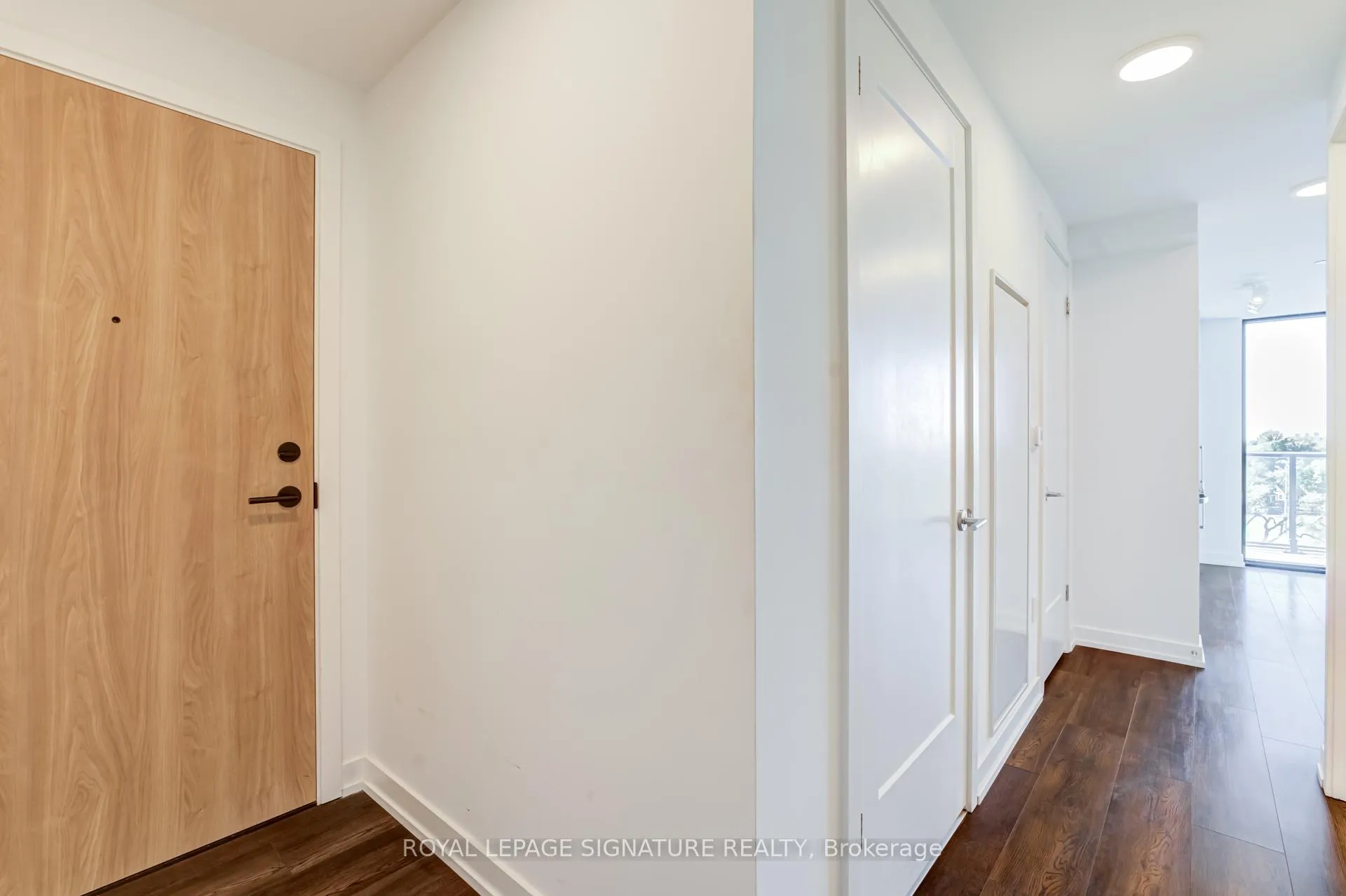 Photo 9 of Unit 820, 799 The Queensway, Etobicoke, Stonegate-Queensway — HOMEH