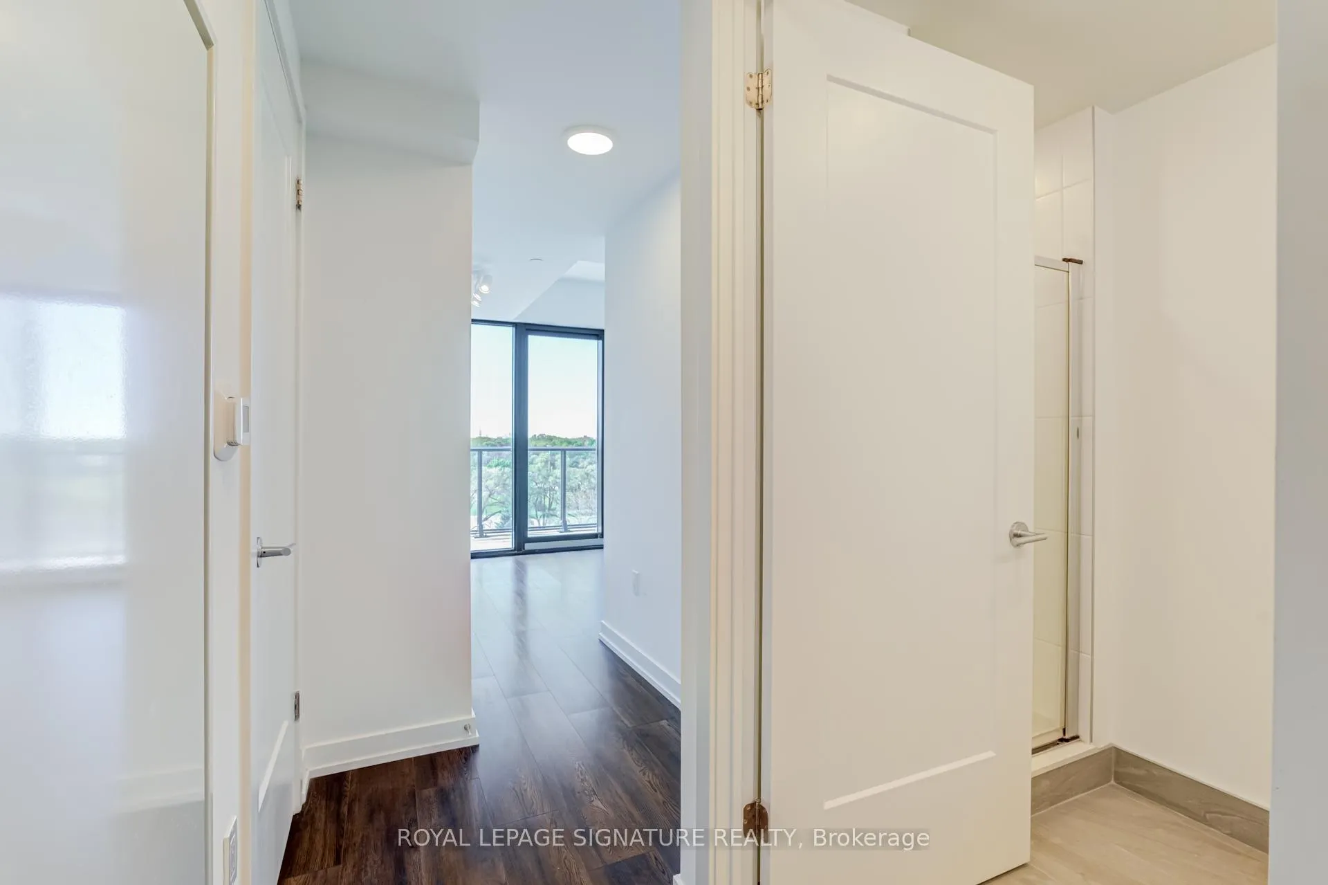 Photo 10 of Unit 820, 799 The Queensway, Etobicoke, Stonegate-Queensway — HOMEH