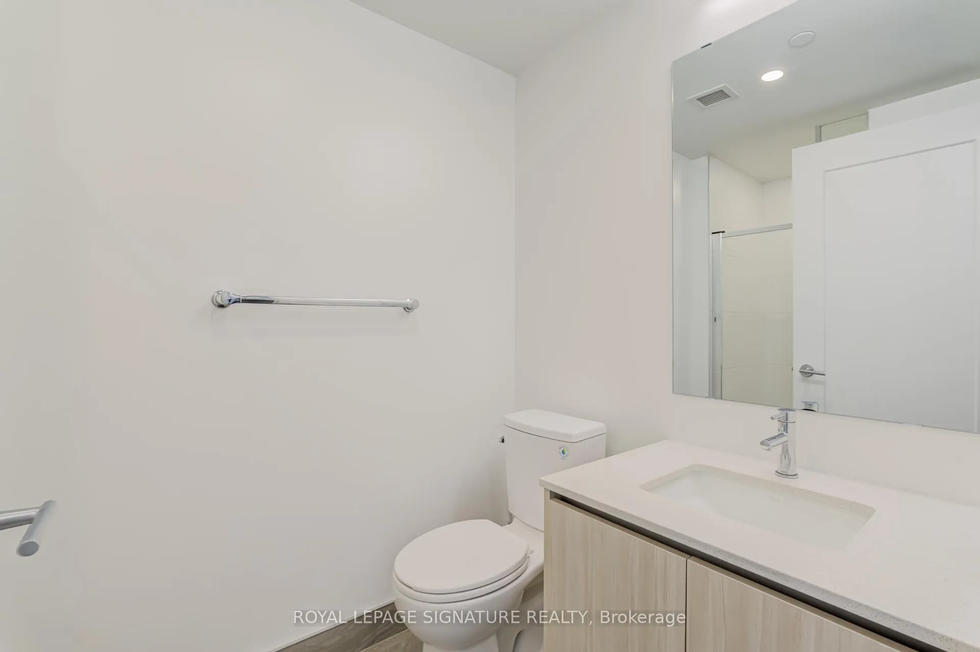 Photo 11 of Unit 820, 799 The Queensway, Etobicoke, Stonegate-Queensway — HOMEH