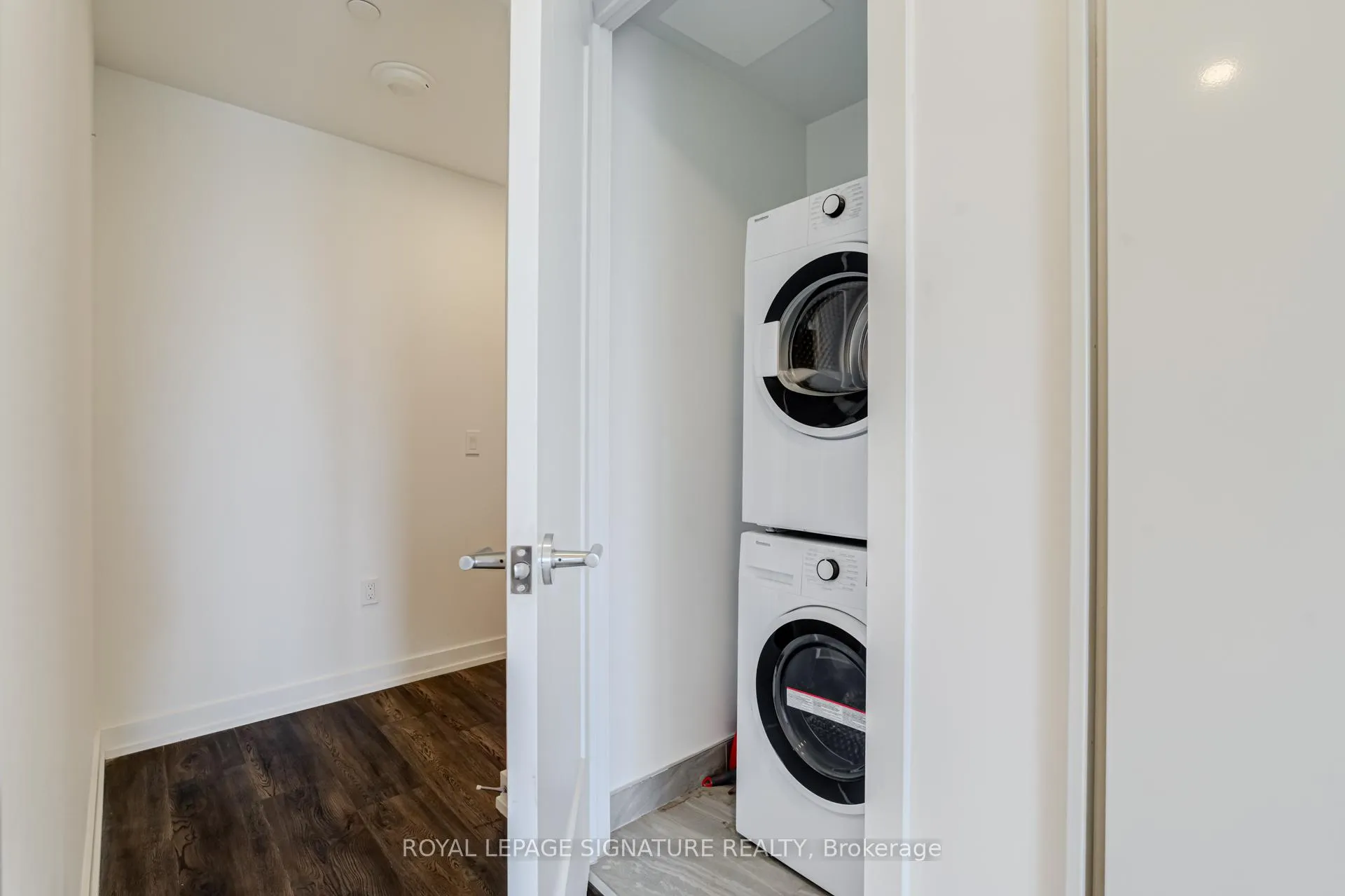 Photo 13 of Unit 820, 799 The Queensway, Etobicoke, Stonegate-Queensway — HOMEH