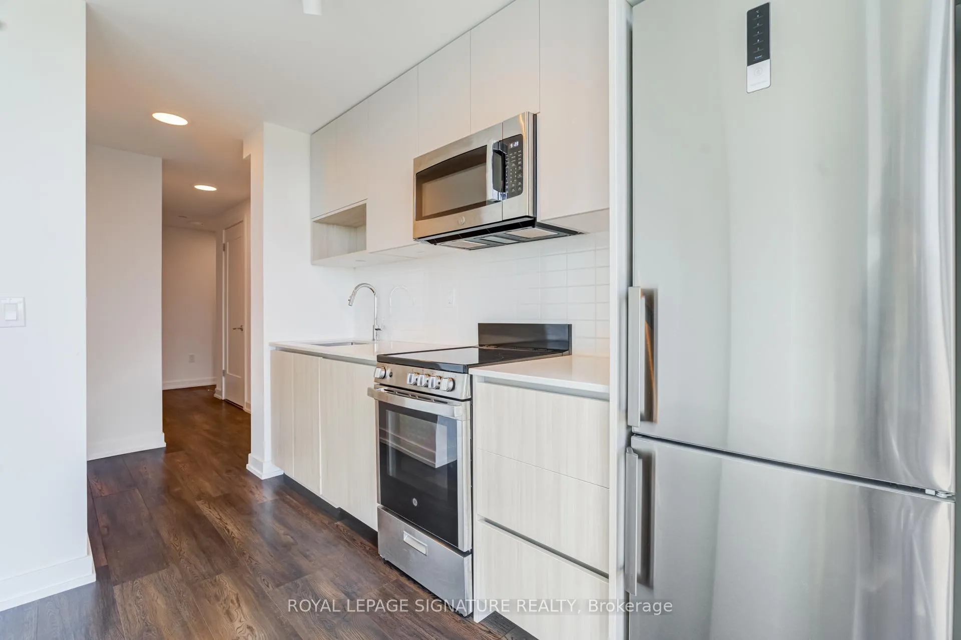 Photo 17 of Unit 820, 799 The Queensway, Etobicoke, Stonegate-Queensway — HOMEH