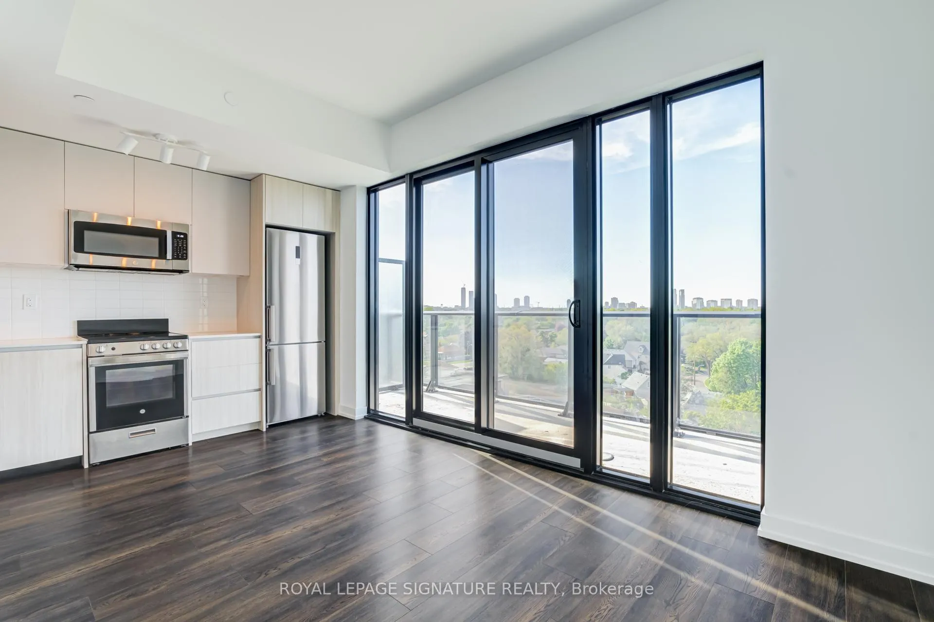 Photo 23 of Unit 820, 799 The Queensway, Etobicoke, Stonegate-Queensway — HOMEH