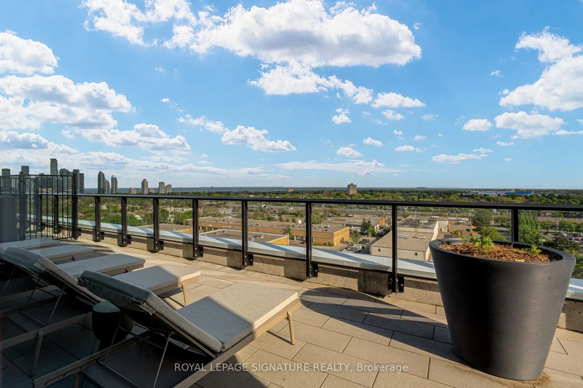 Photo 45 of Unit 820, 799 The Queensway, Etobicoke, Stonegate-Queensway — HOMEH