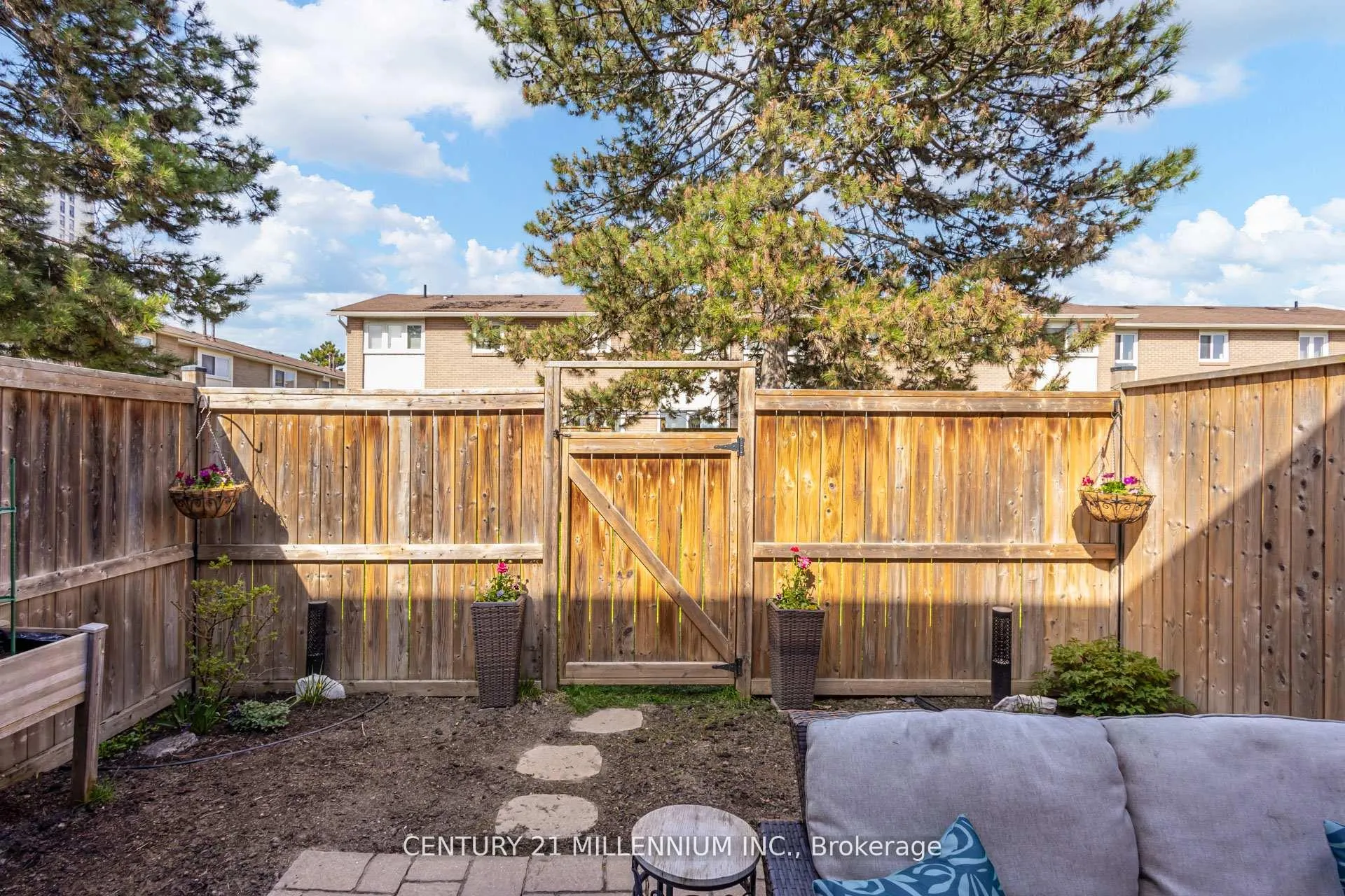 Photo 25 of Unit 17, 17 Craigleigh Crescent, Brampton, Avondale — HOMEH