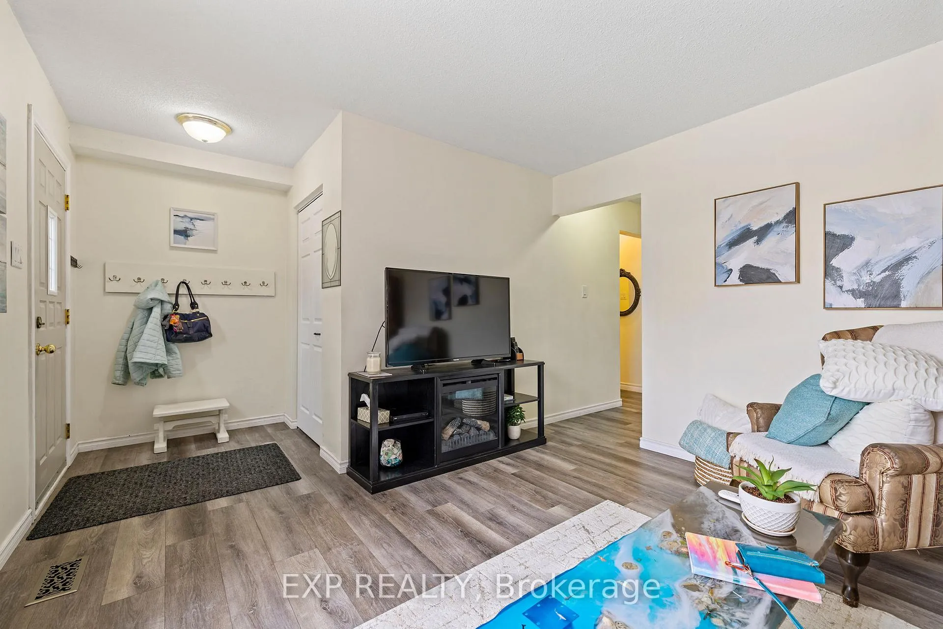 Photo 8 of 9 Cleveland Place, Hamilton, Stoney Creek Mountain — HOMEH