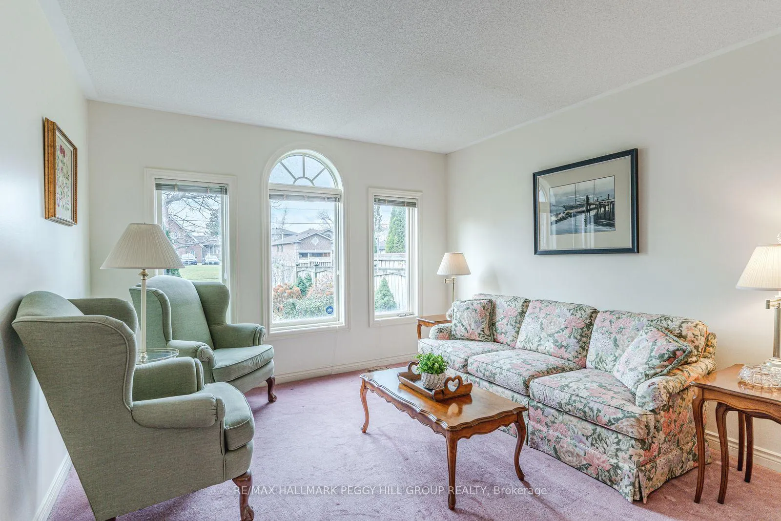 Photo 2 of 465 Ferndale Drive N, Barrie, Northwest — HOMEH