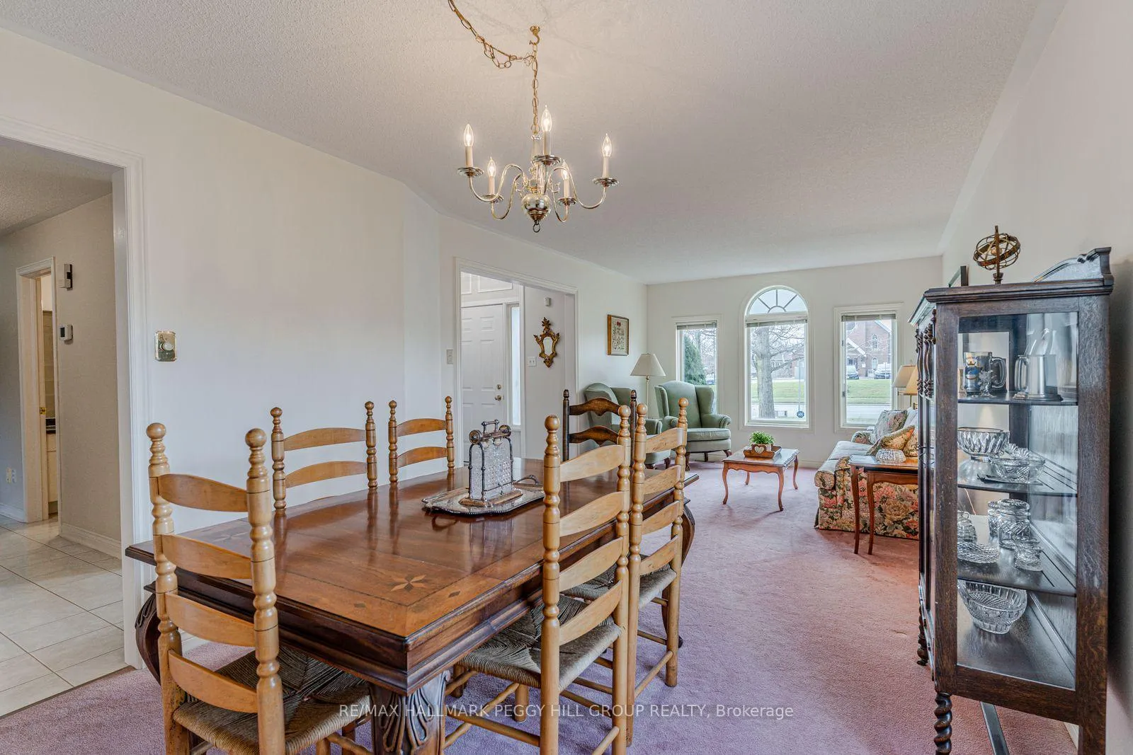 Photo 3 of 465 Ferndale Drive N, Barrie, Northwest — HOMEH