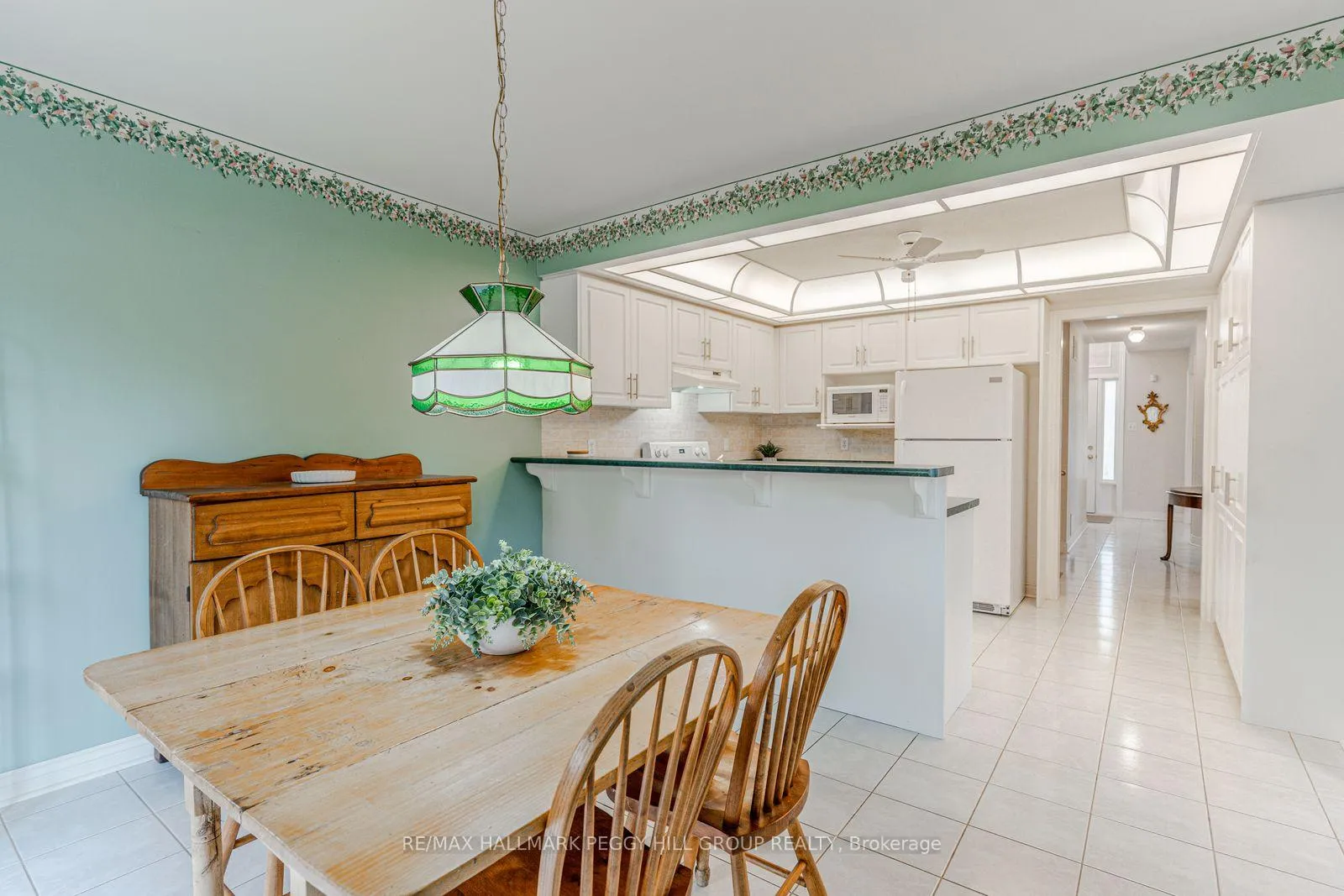 Photo 5 of 465 Ferndale Drive N, Barrie, Northwest — HOMEH