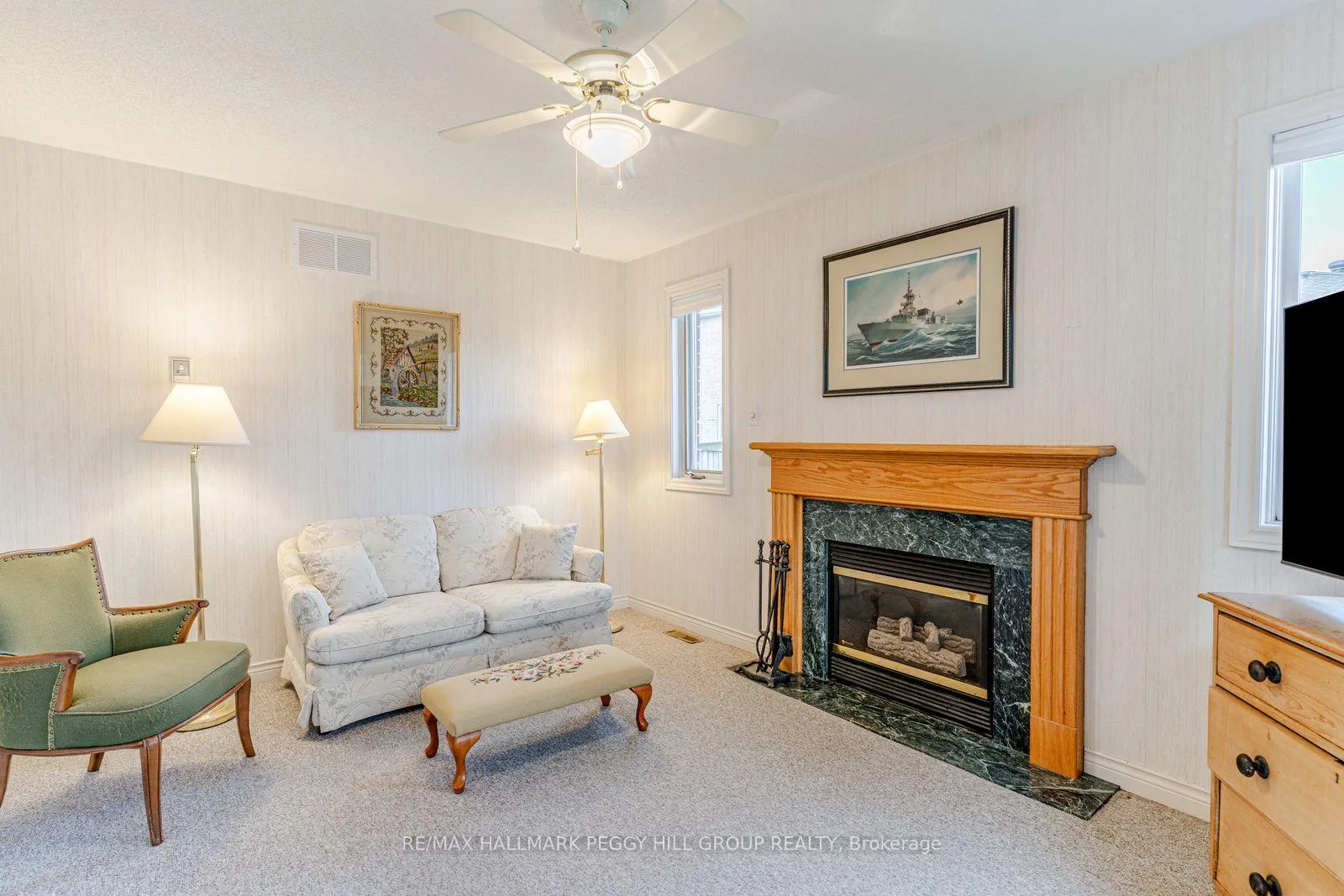 Photo 7 of 465 Ferndale Drive N, Barrie, Northwest — HOMEH