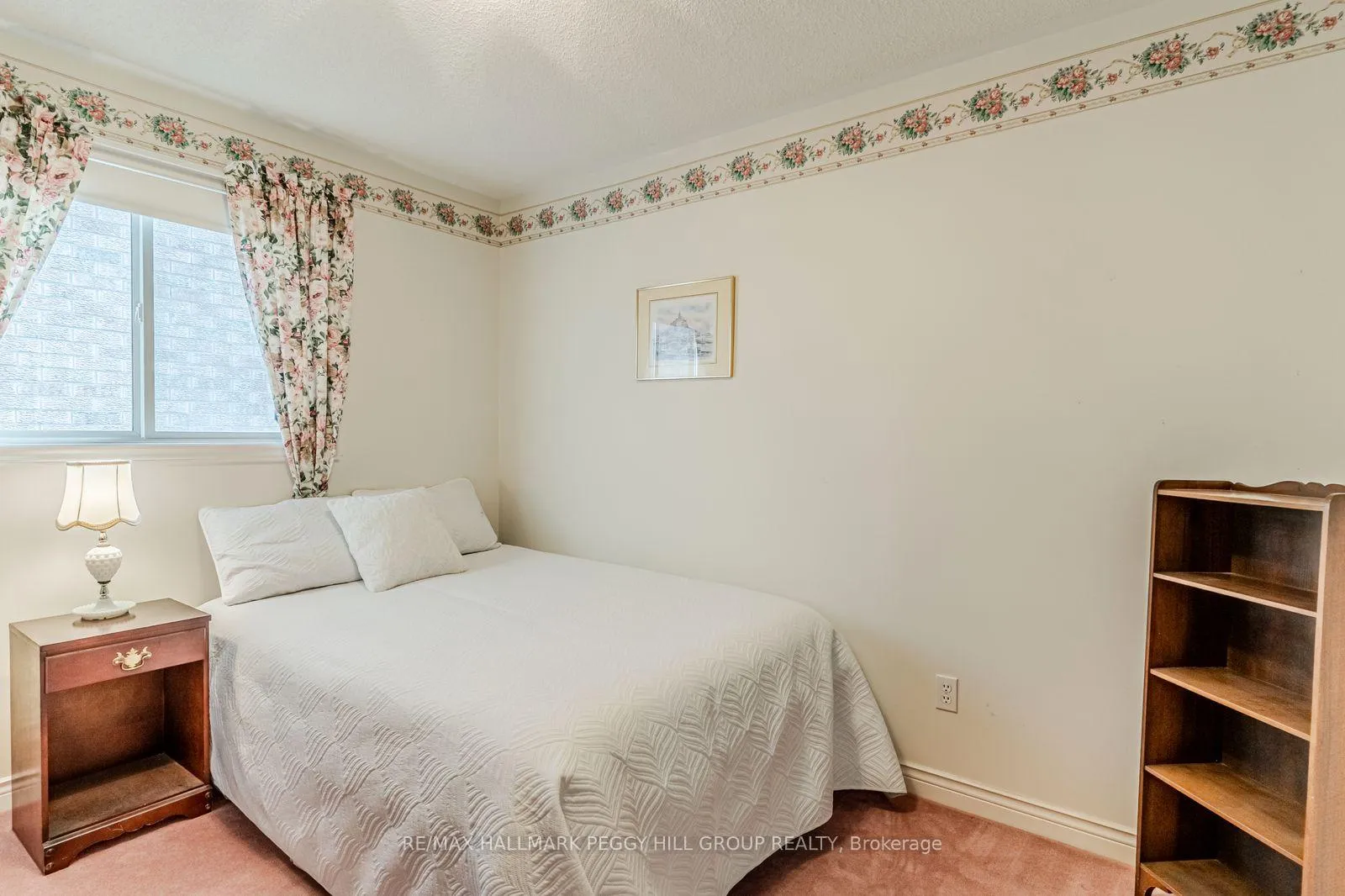 Photo 11 of 465 Ferndale Drive N, Barrie, Northwest — HOMEH