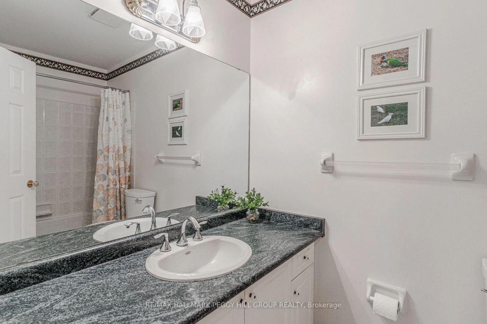 Photo 12 of 465 Ferndale Drive N, Barrie, Northwest — HOMEH