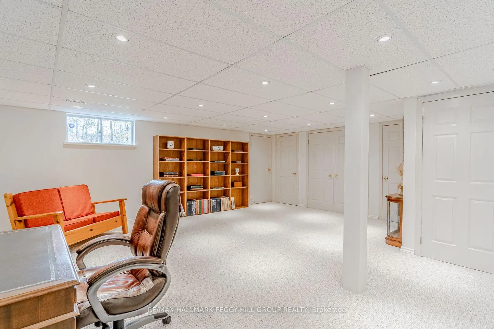 Photo 14 of 465 Ferndale Drive N, Barrie, Northwest — HOMEH