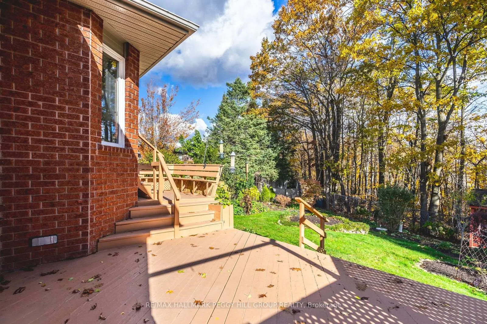 Photo 18 of 465 Ferndale Drive N, Barrie, Northwest — HOMEH