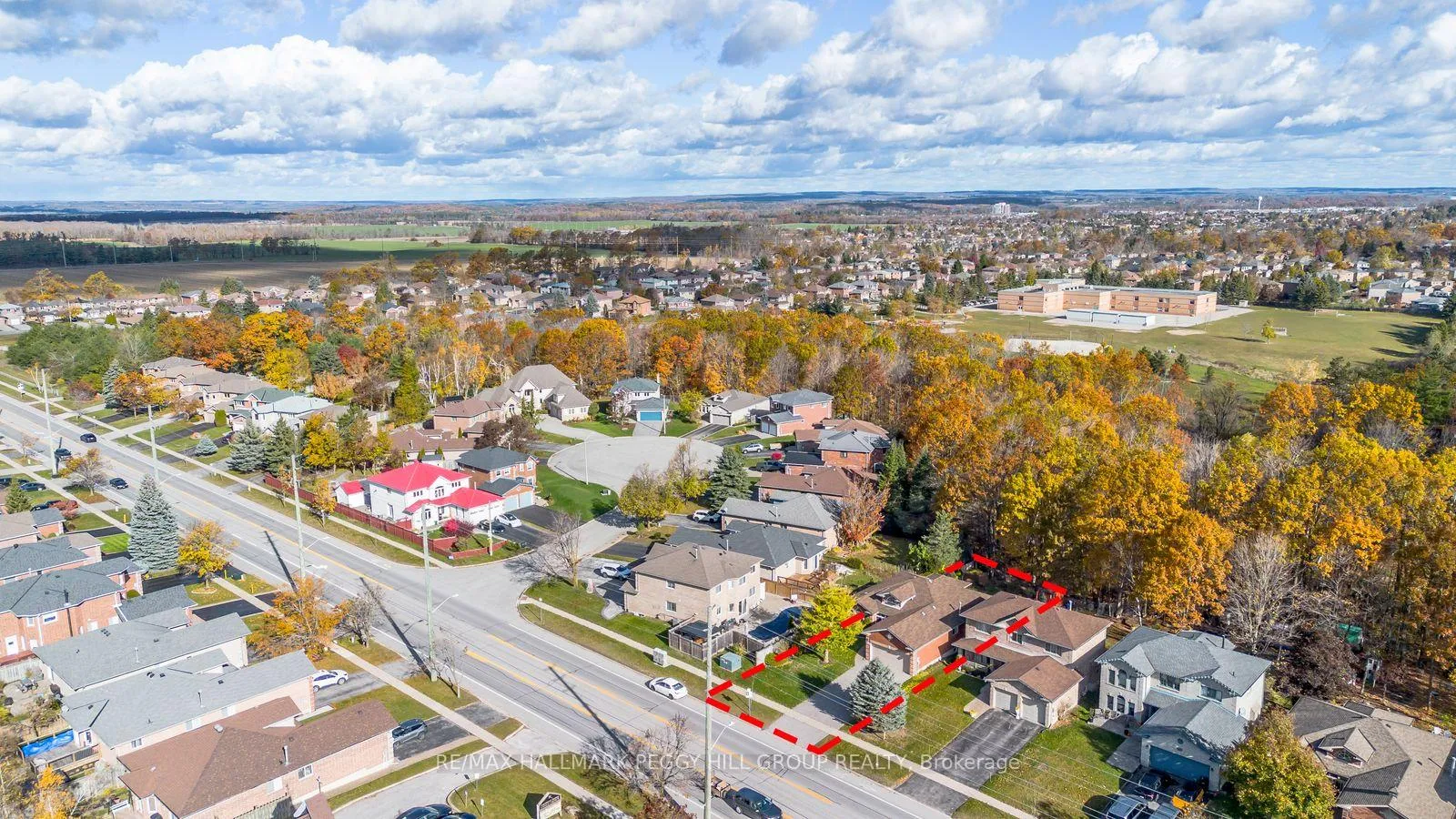 Photo 22 of 465 Ferndale Drive N, Barrie, Northwest — HOMEH