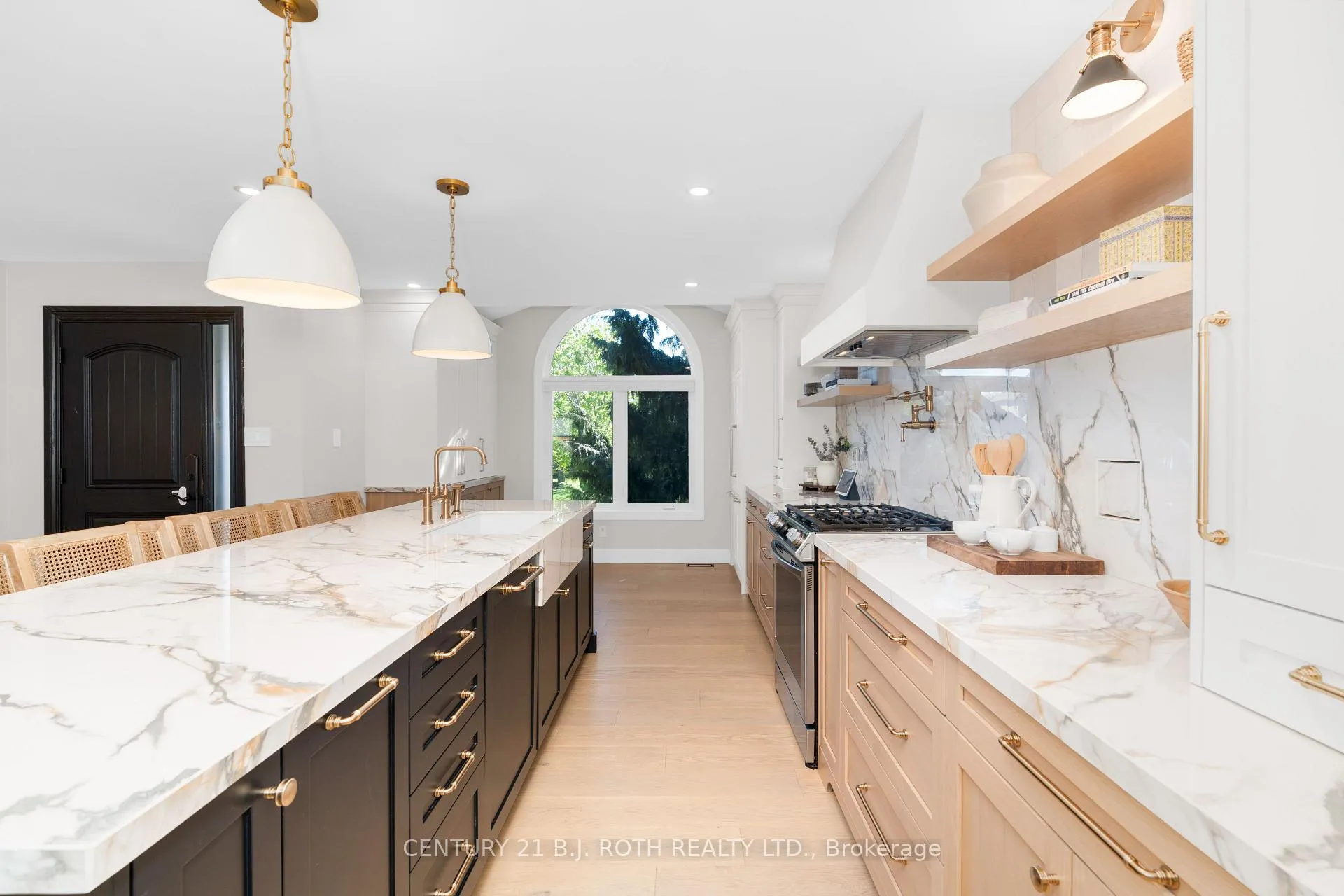 Photo 8 of 151 Wildwood Trail, Barrie, Ardagh — HOMEH