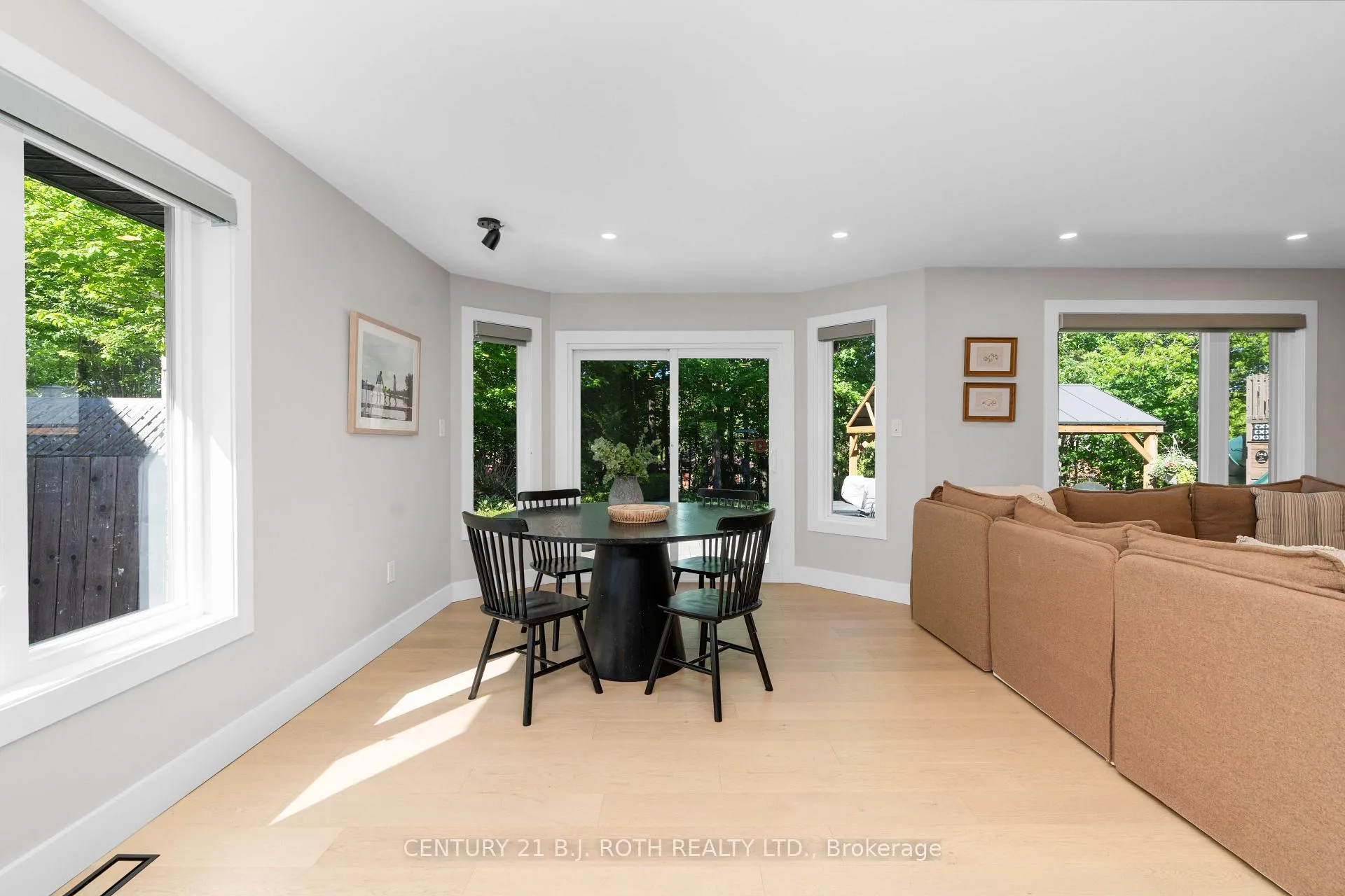Photo 9 of 151 Wildwood Trail, Barrie, Ardagh — HOMEH