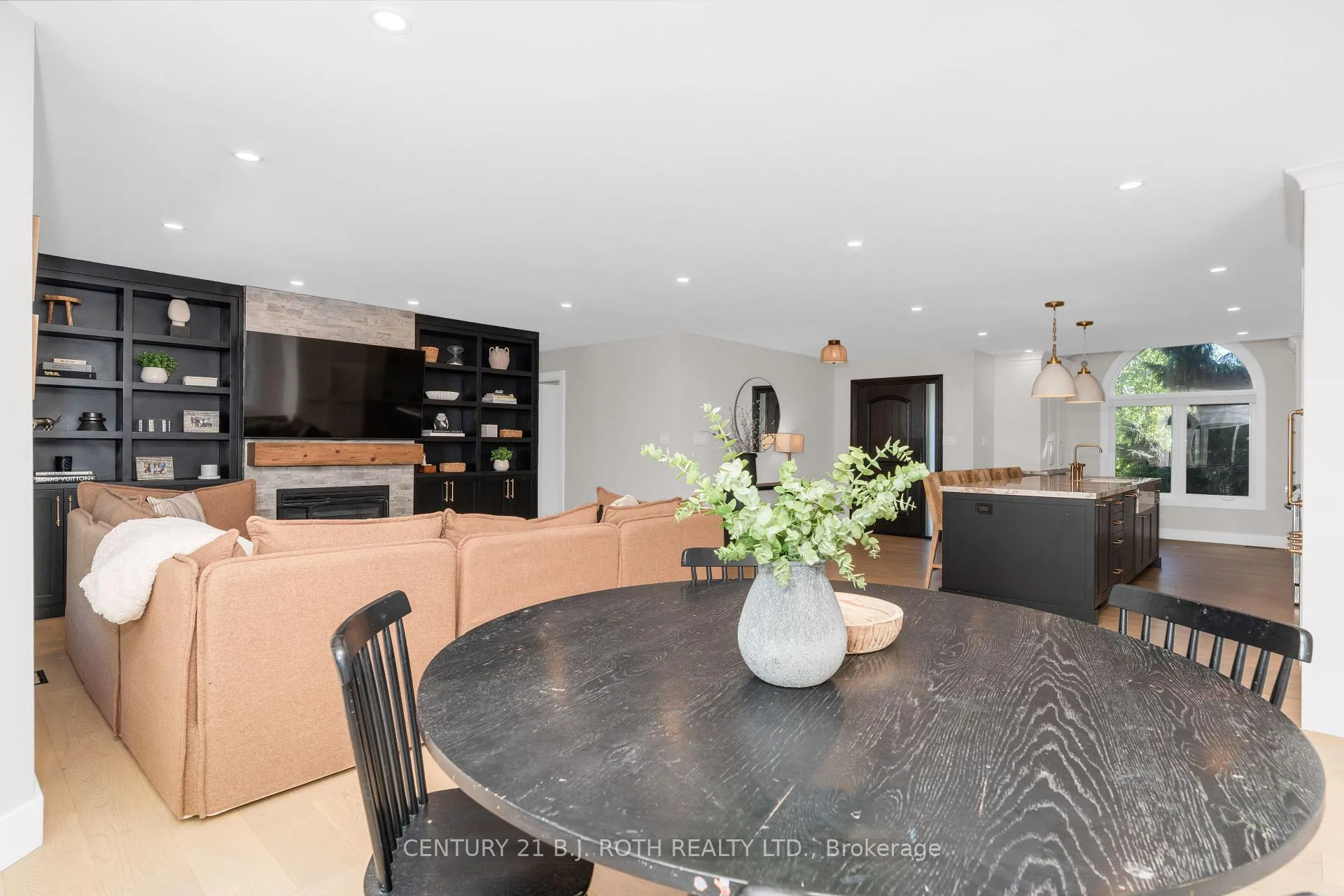 Photo 10 of 151 Wildwood Trail, Barrie, Ardagh — HOMEH