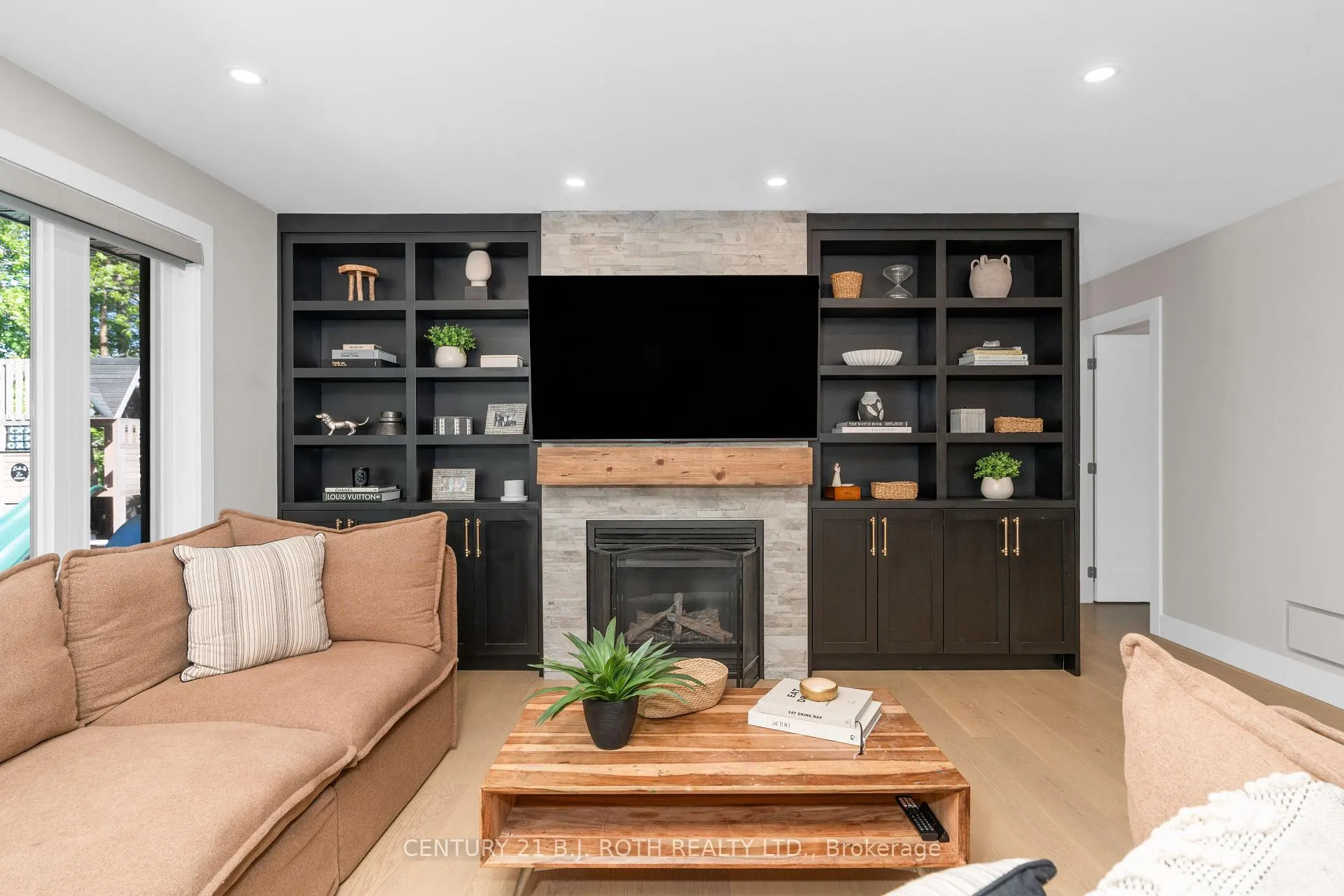 Photo 11 of 151 Wildwood Trail, Barrie, Ardagh — HOMEH