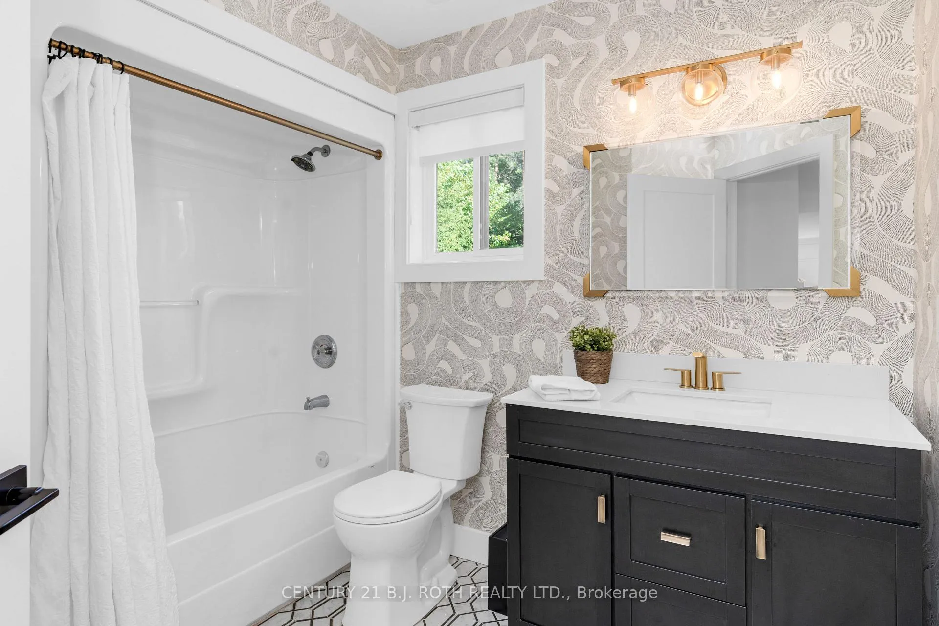 Photo 20 of 151 Wildwood Trail, Barrie, Ardagh — HOMEH
