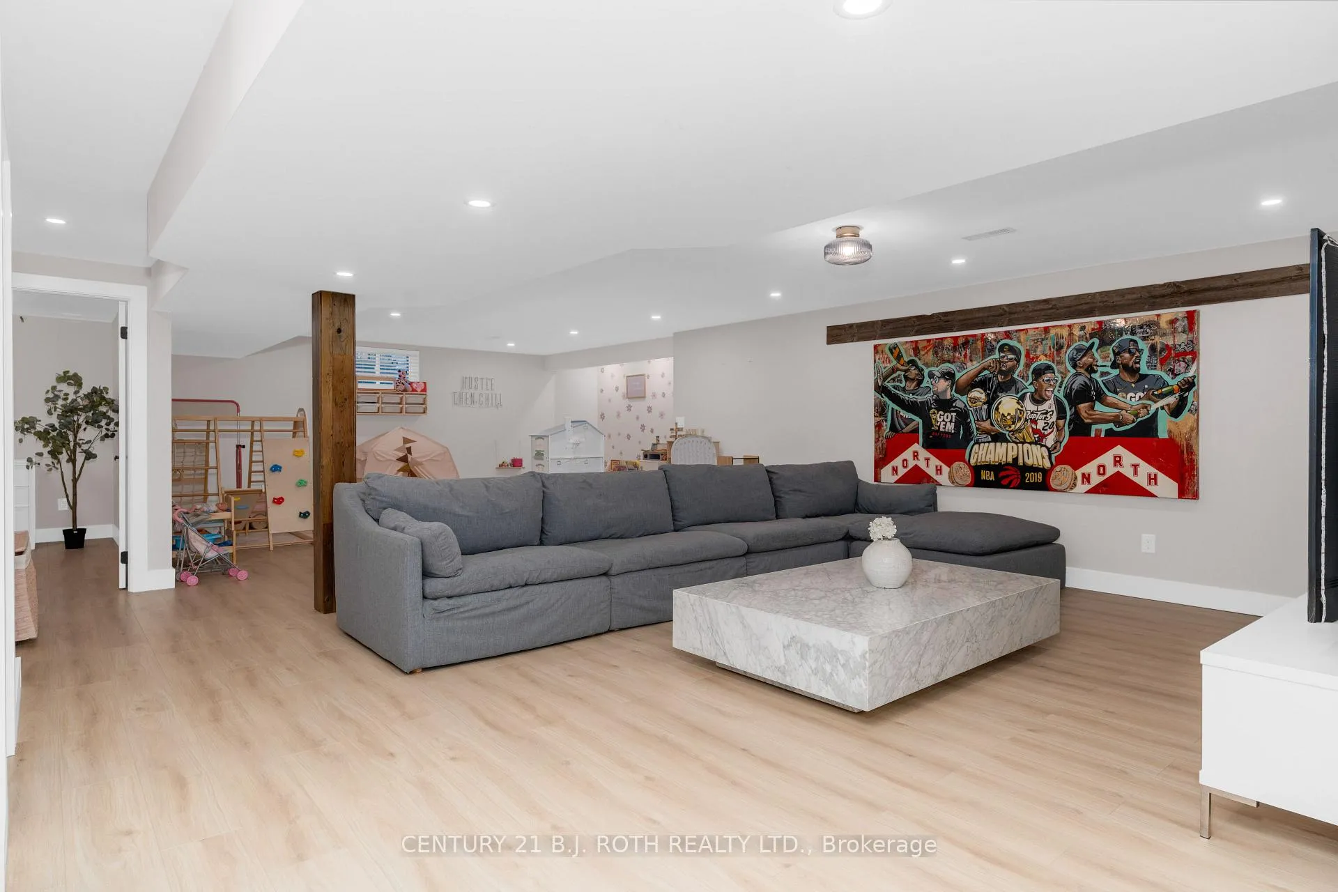 Photo 26 of 151 Wildwood Trail, Barrie, Ardagh — HOMEH