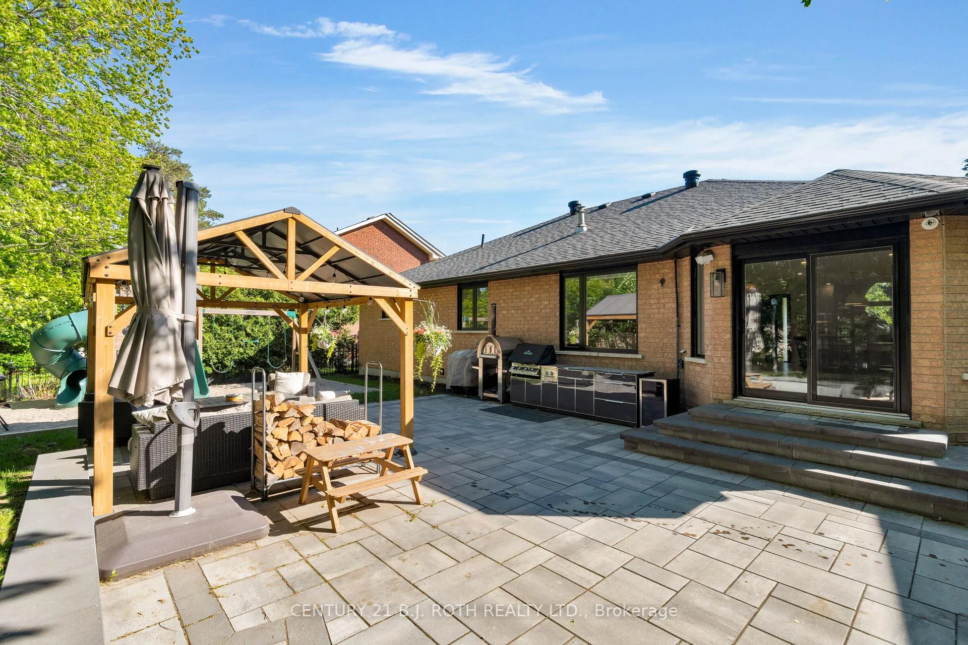 Photo 37 of 151 Wildwood Trail, Barrie, Ardagh — HOMEH