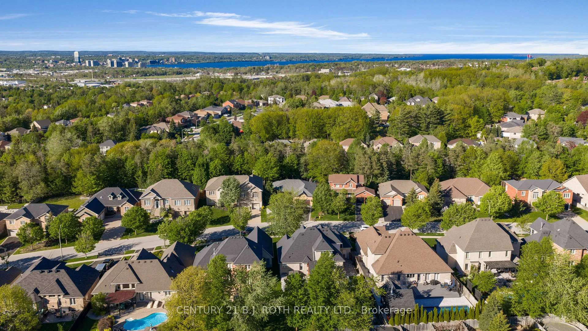 Photo 48 of 151 Wildwood Trail, Barrie, Ardagh — HOMEH