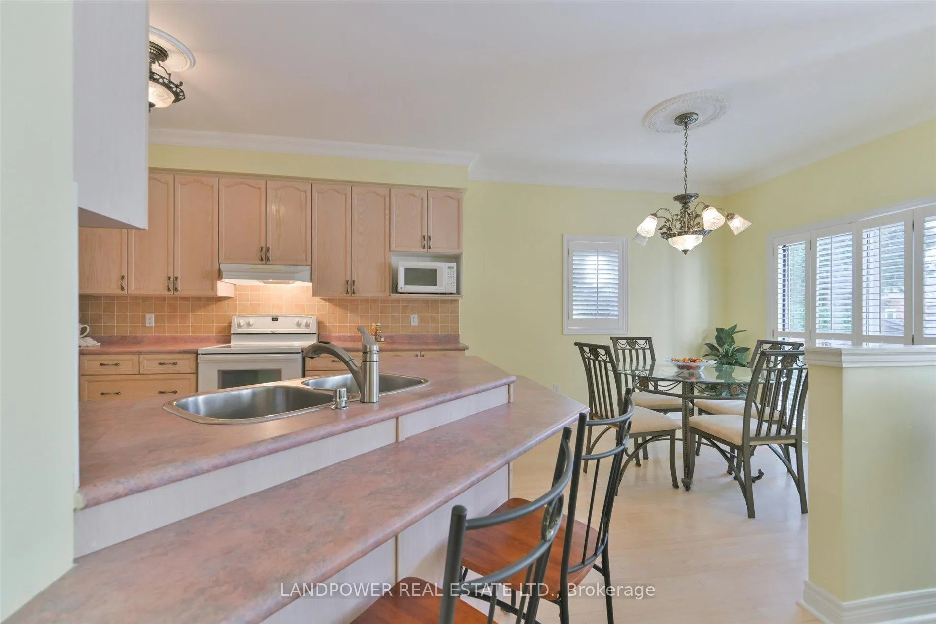 Photo 12 of 22 Red Ash Drive, Markham, Legacy — HOMEH