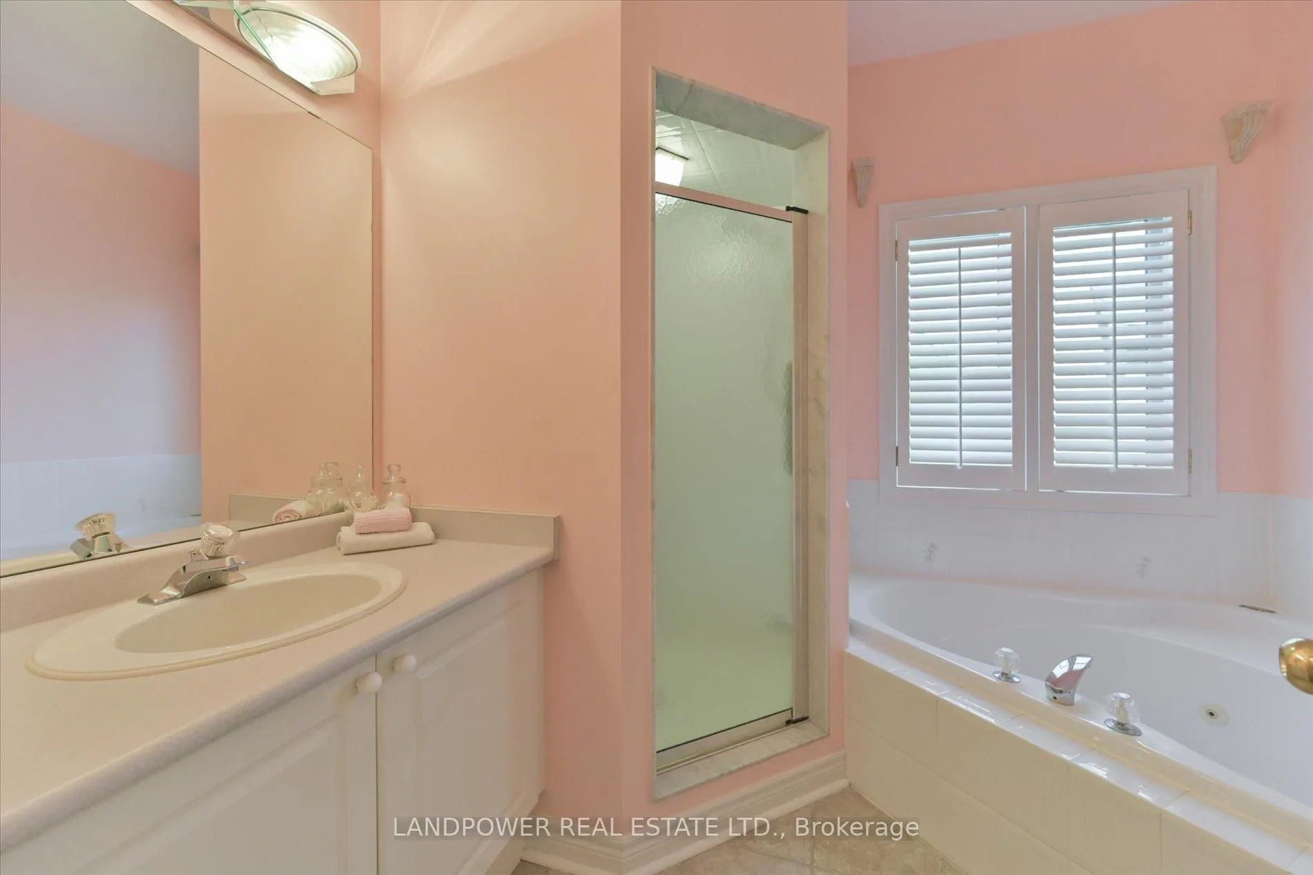 Photo 15 of 22 Red Ash Drive, Markham, Legacy — HOMEH