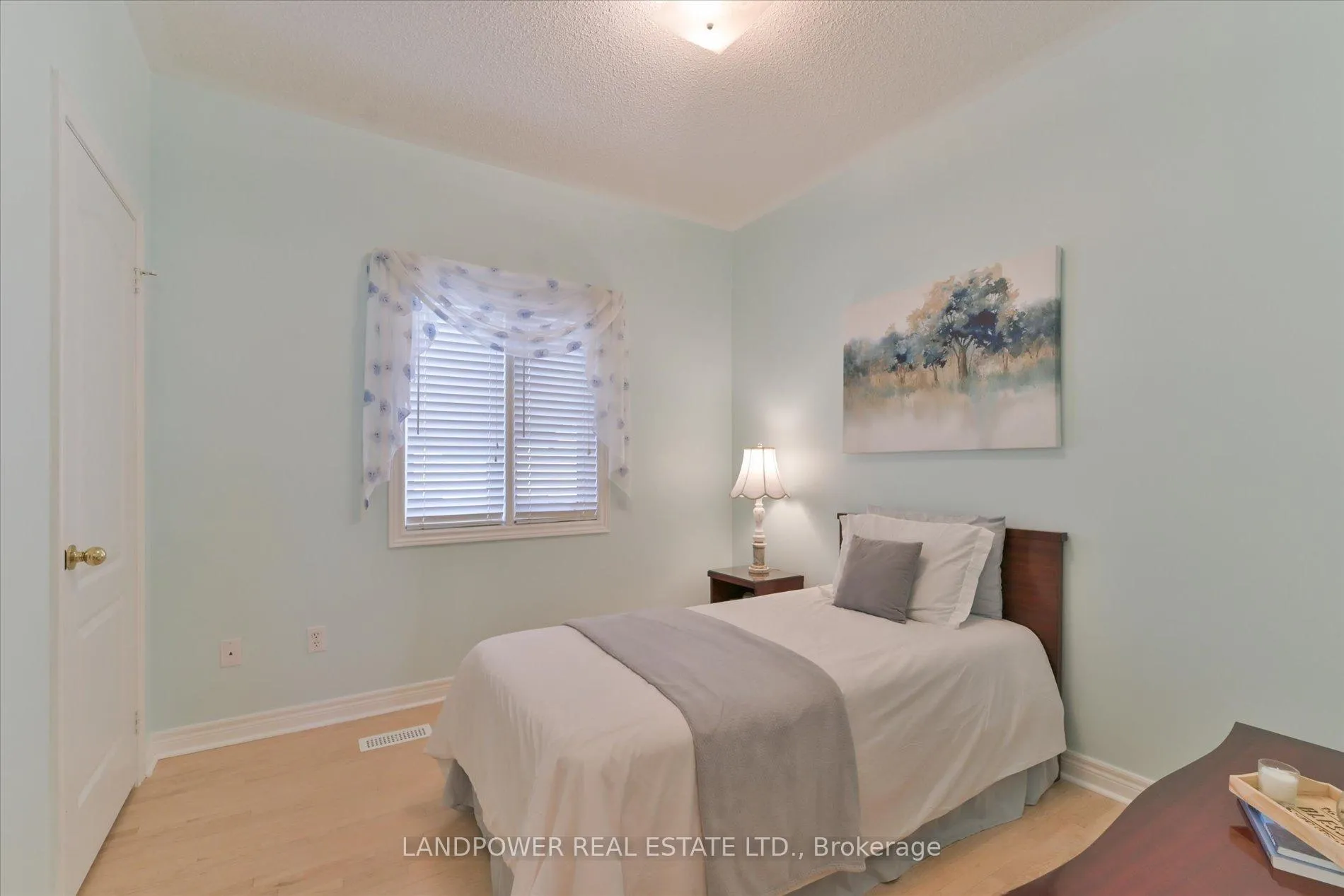 Photo 16 of 22 Red Ash Drive, Markham, Legacy — HOMEH