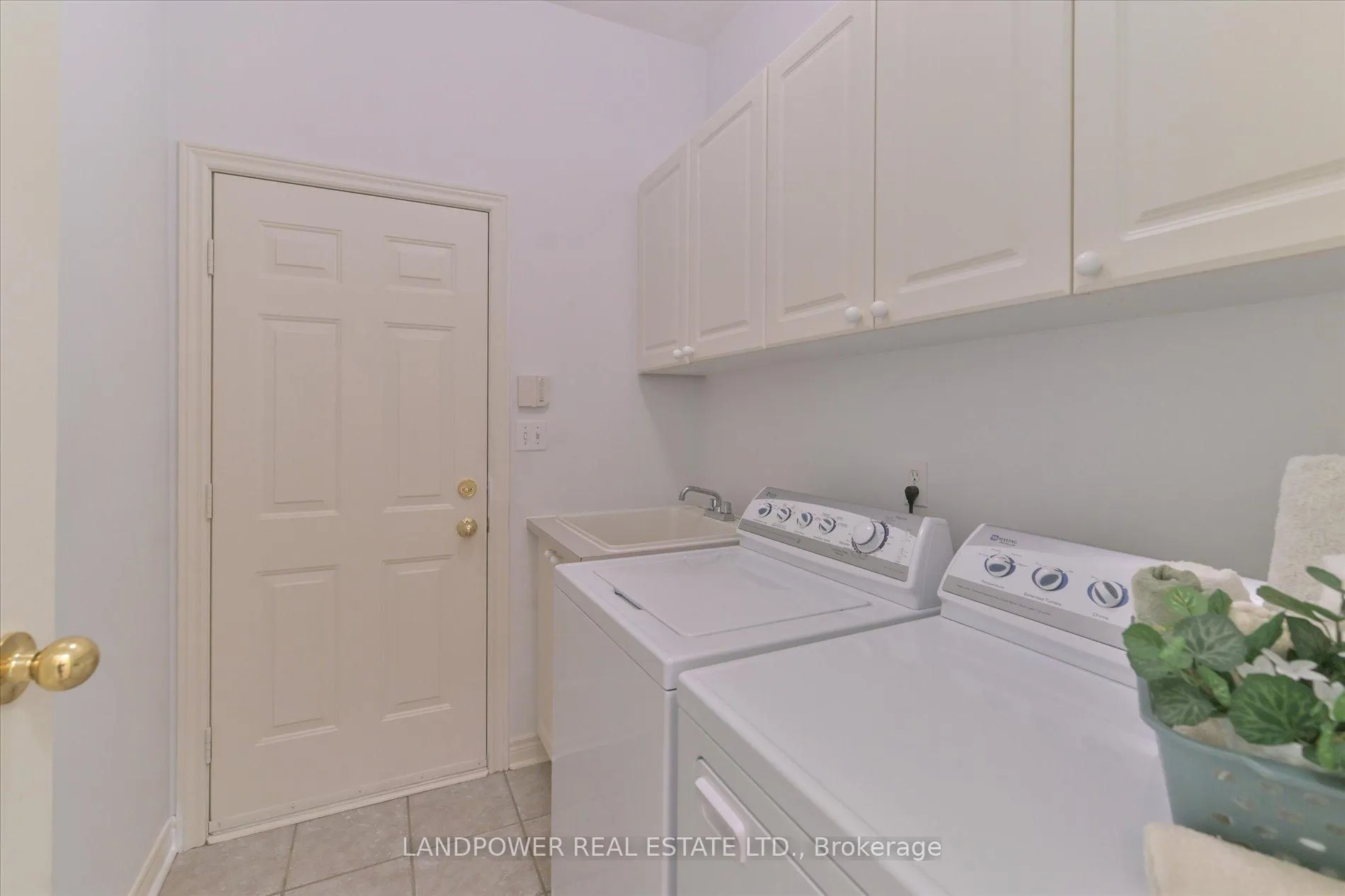 Photo 18 of 22 Red Ash Drive, Markham, Legacy — HOMEH
