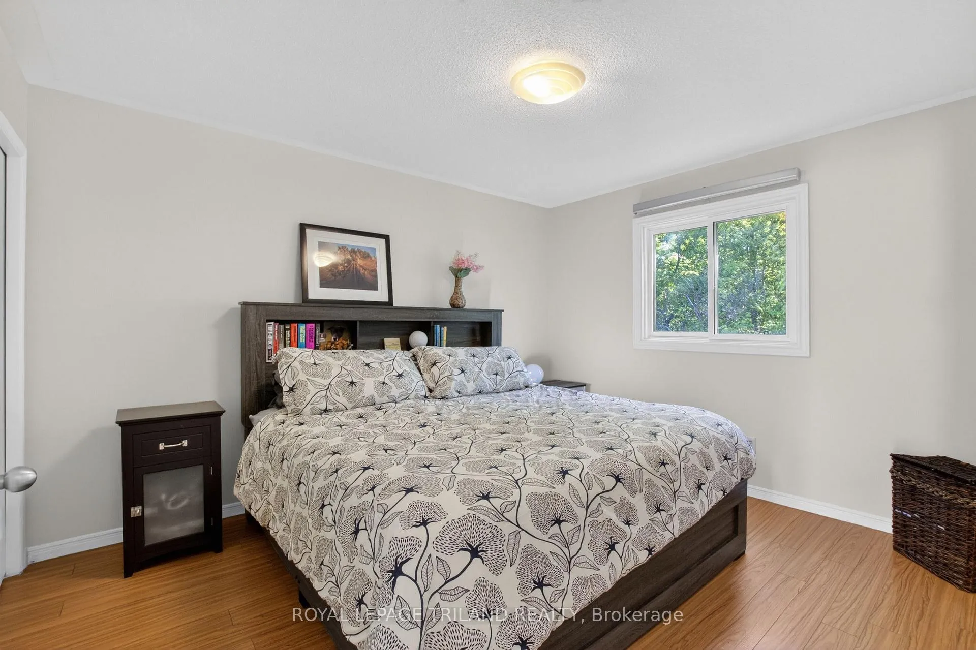 Photo 19 of 125 Bournemouth Drive, London, East I — HOMEH