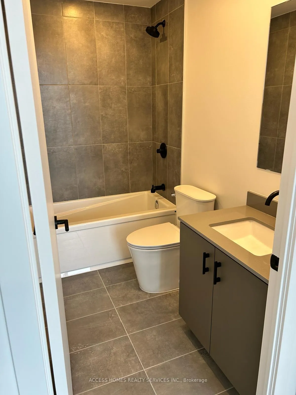 Photo 10 of Unit 522, 4878 Powers Common, Burlington, Alton — HOMEH