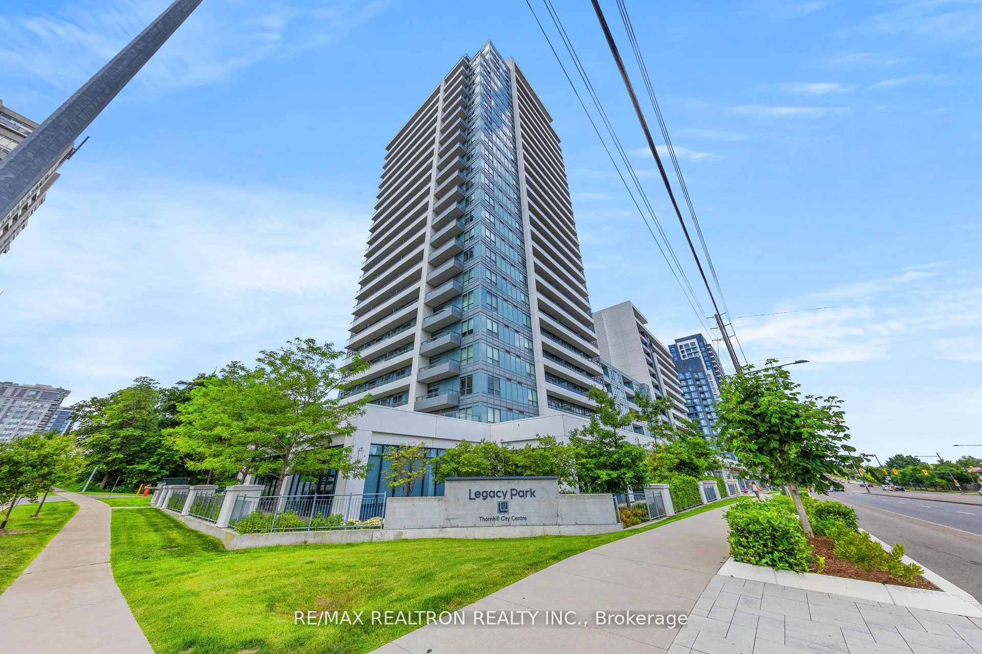 Front of Unit 1225, 7900 Bathurst Street