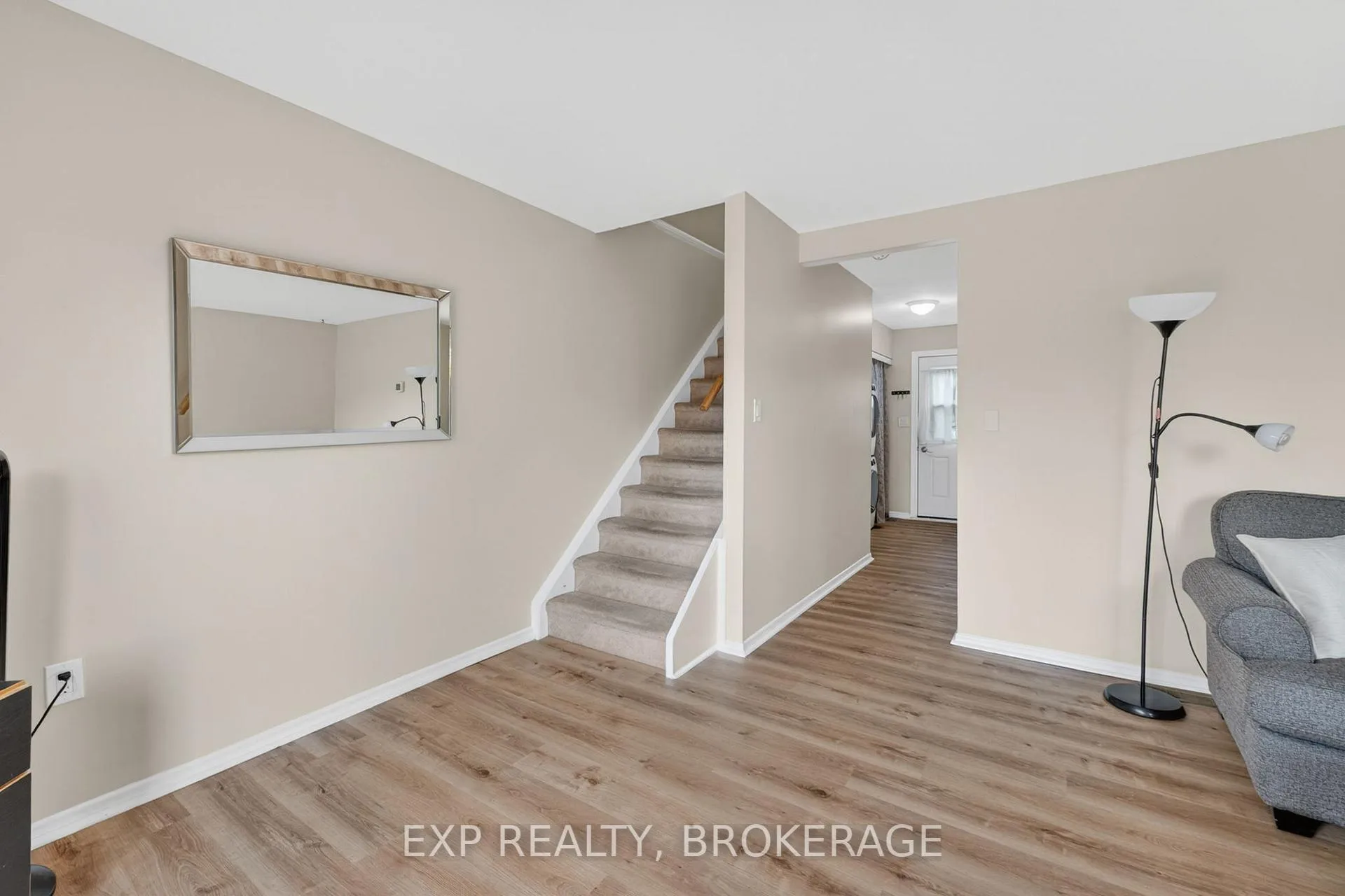 Photo 6 of 931 Oakview Avenue, Kingston, South of Taylor-Kidd Blvd — HOMEH